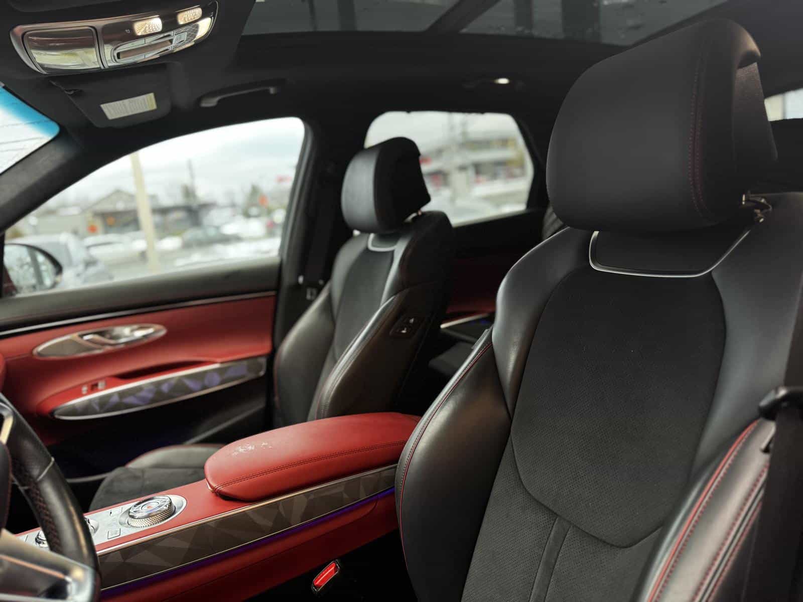 2022 Genesis GV70 Prestige 2.5T - Image 13