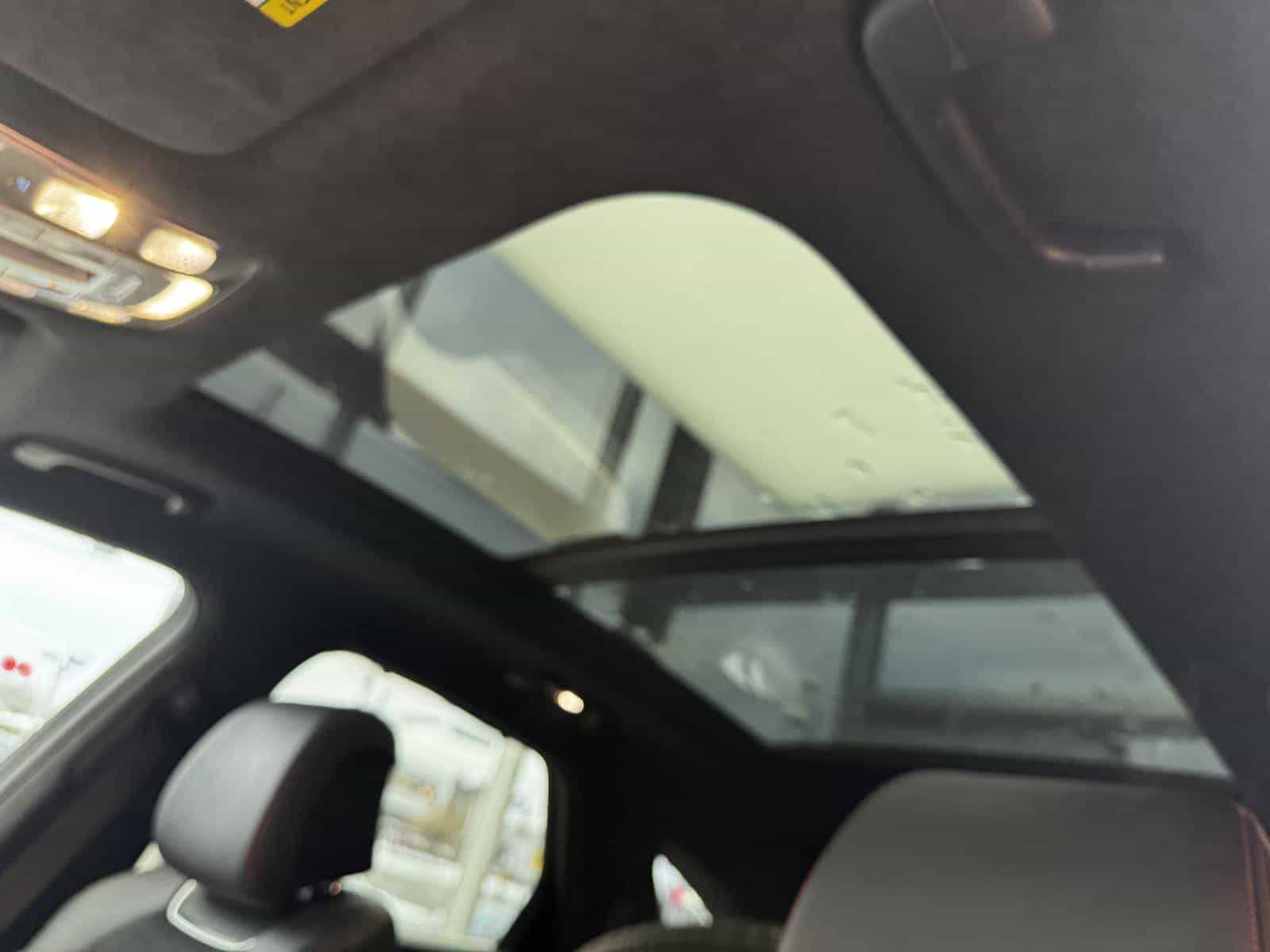 2022 Genesis GV70 Prestige 2.5T - Image 12