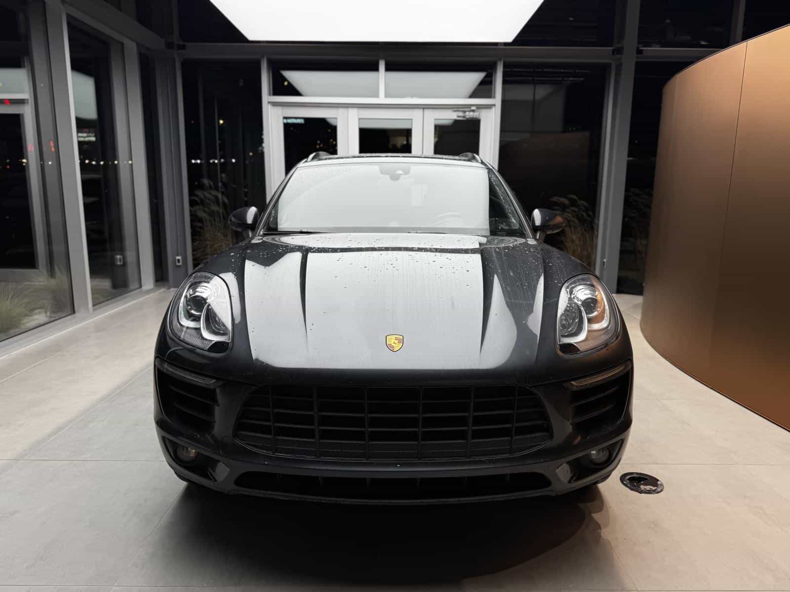 2018 Porsche Macan Base - Image 3