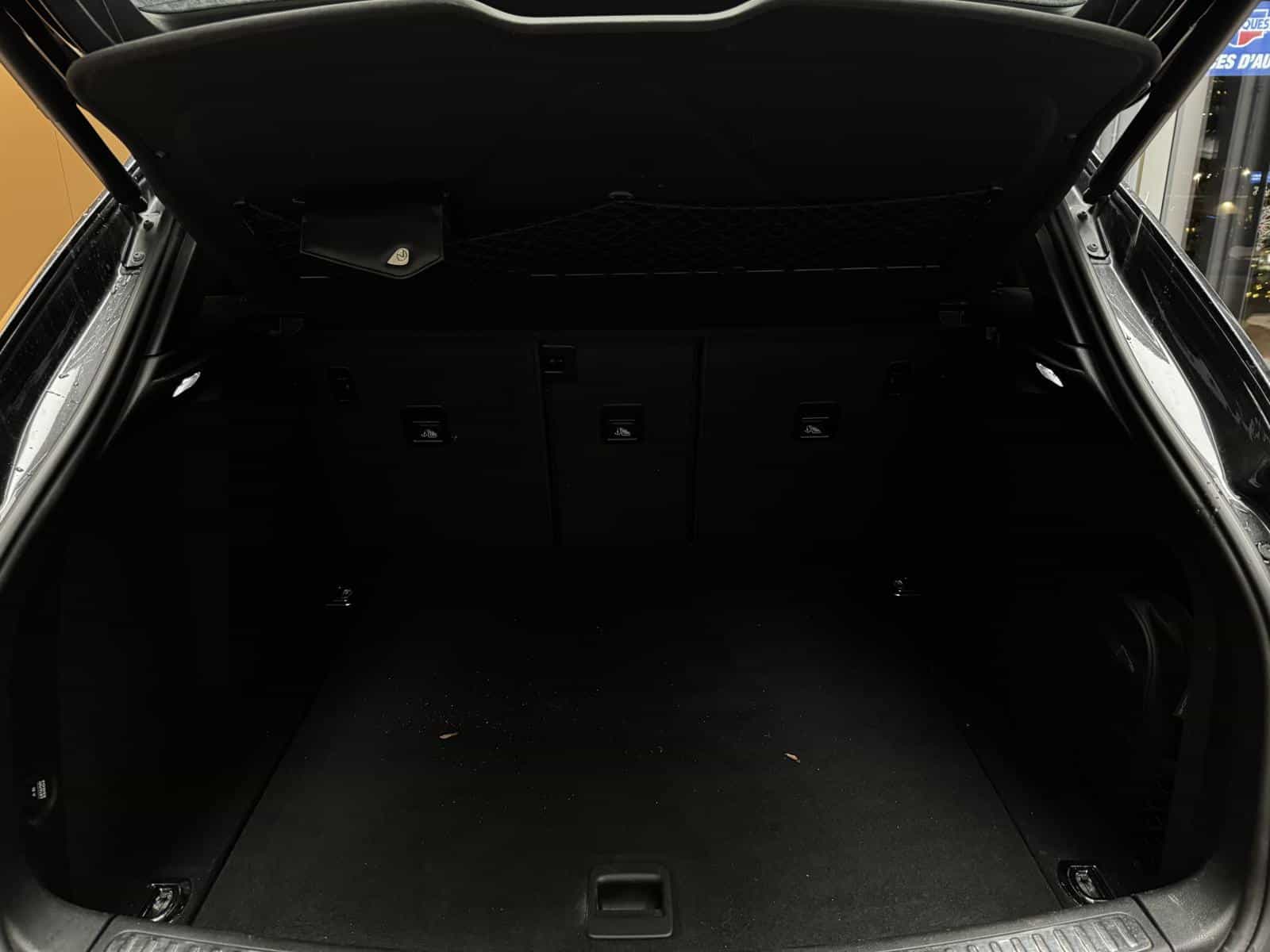 2018 Porsche Macan Base - Image 9