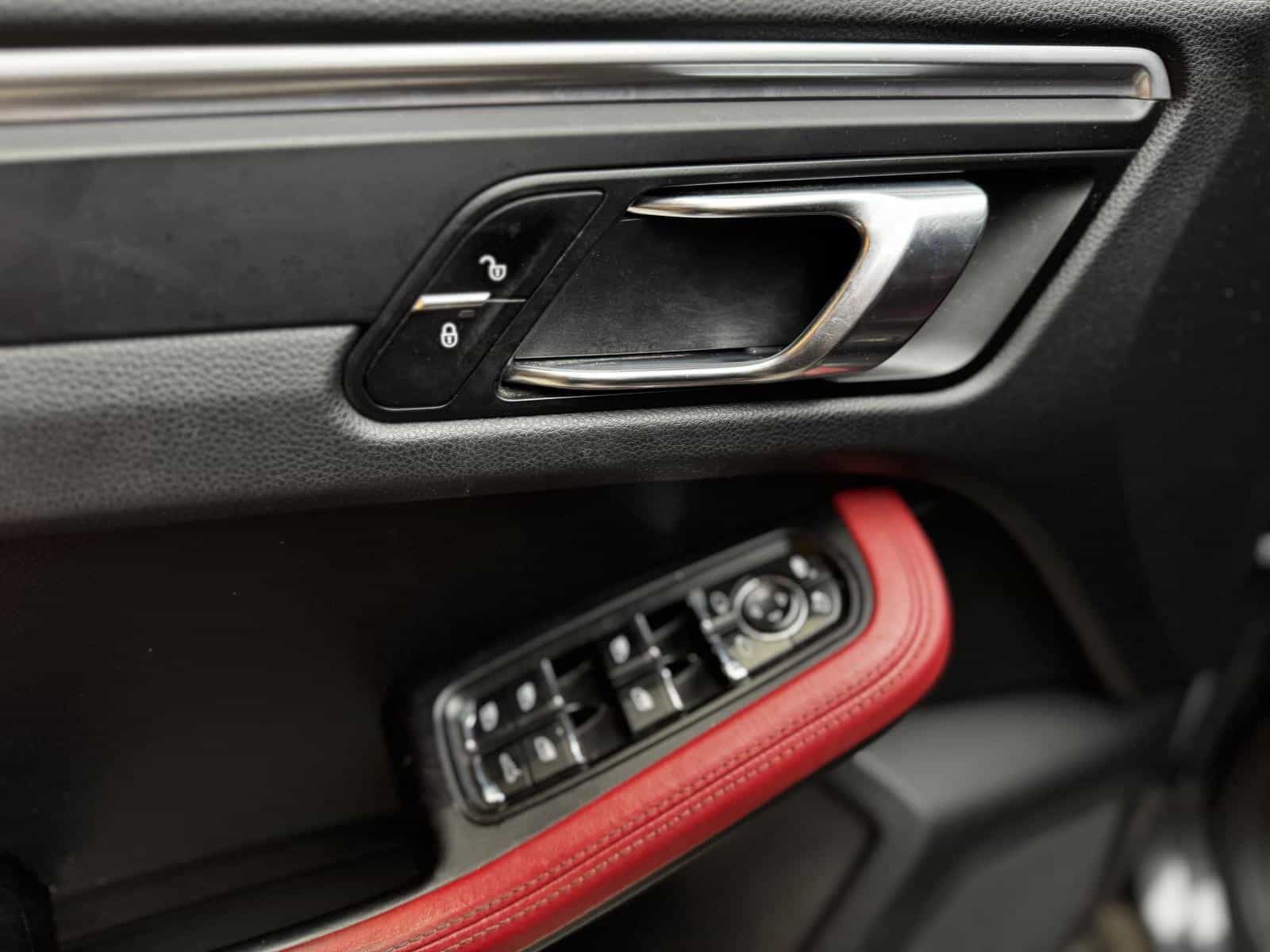 2018 Porsche Macan Base - Image 13