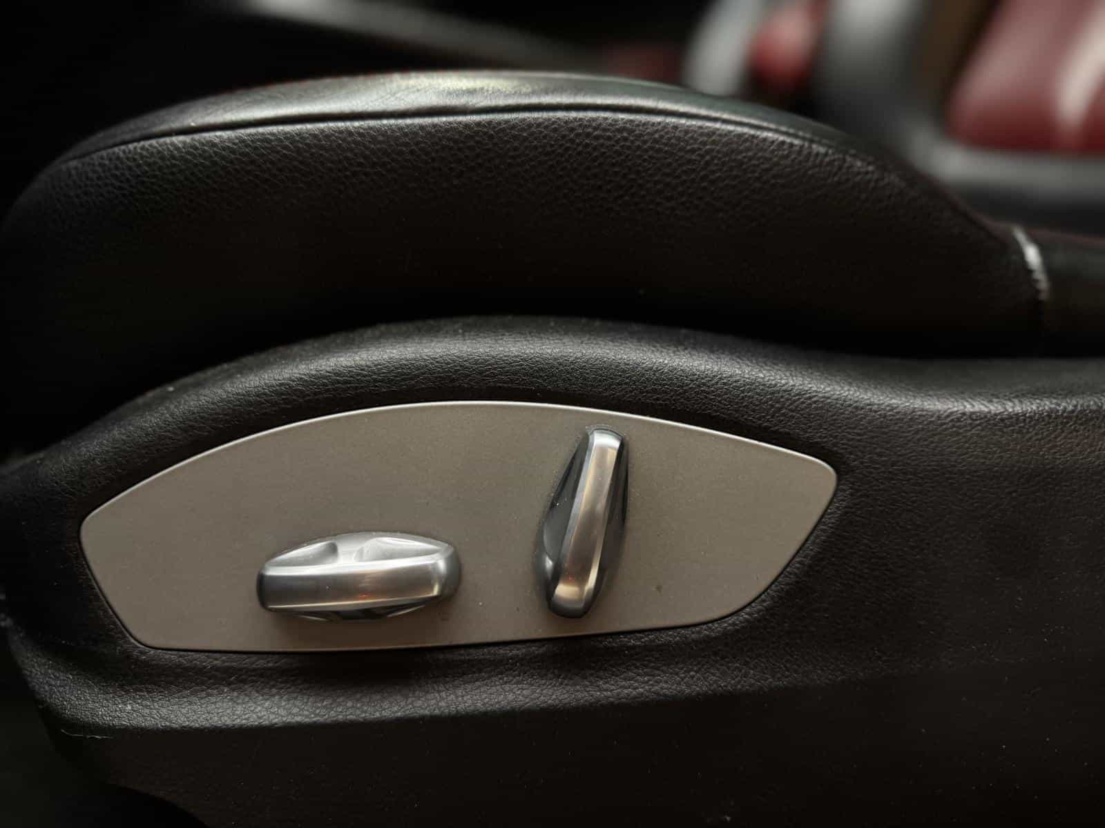 2018 Porsche Macan Base - Image 14