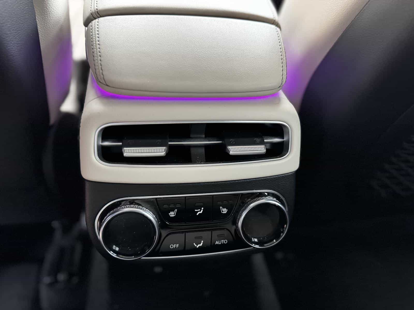 2022 Genesis GV70 Advanced Plus 2.5T - Image 12