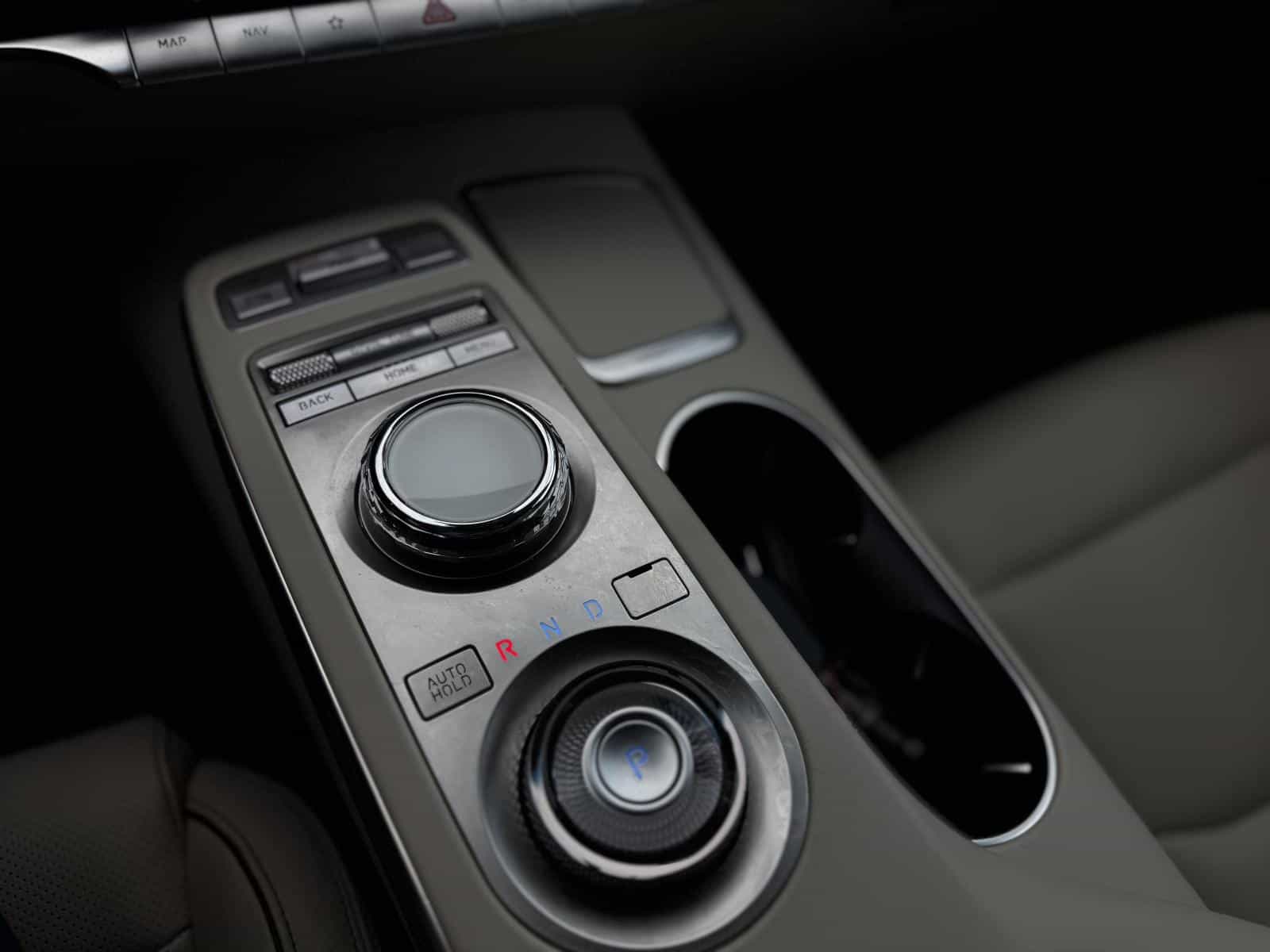 2022 Genesis GV70 Advanced Plus 2.5T - Image 23