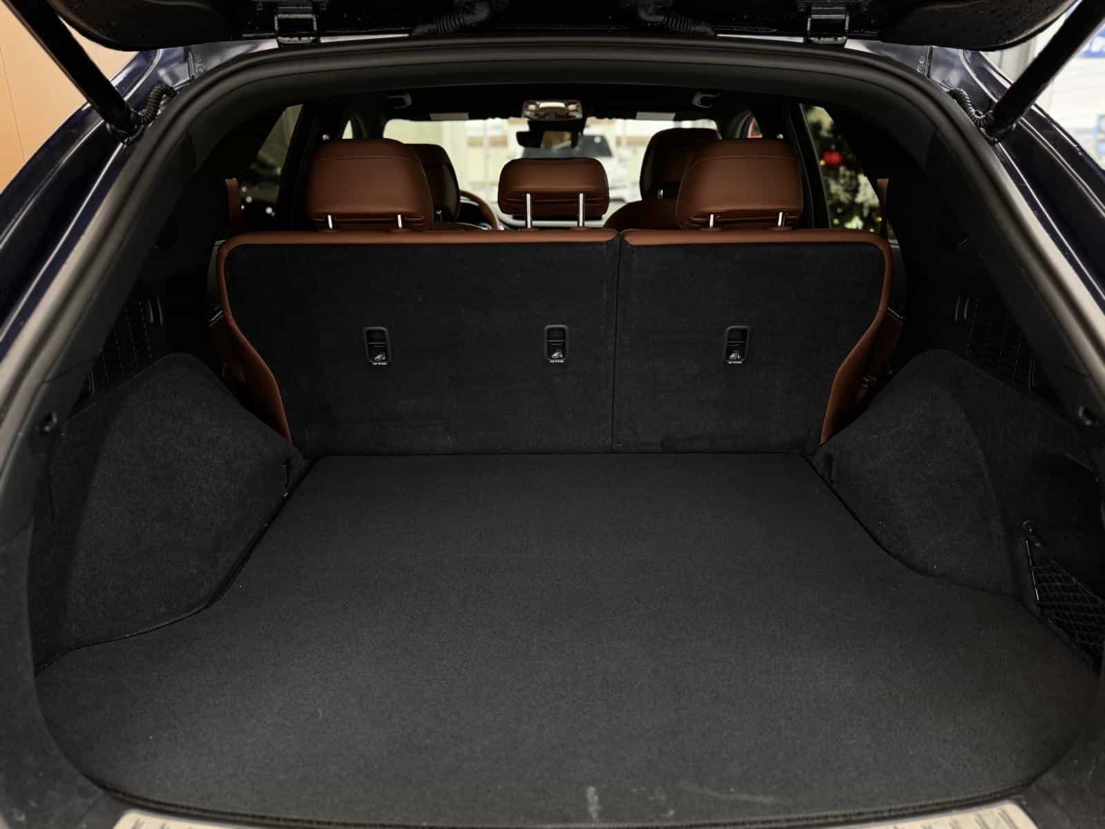 2025 Genesis GV70 Advanced Plus 2.5T - Image 9