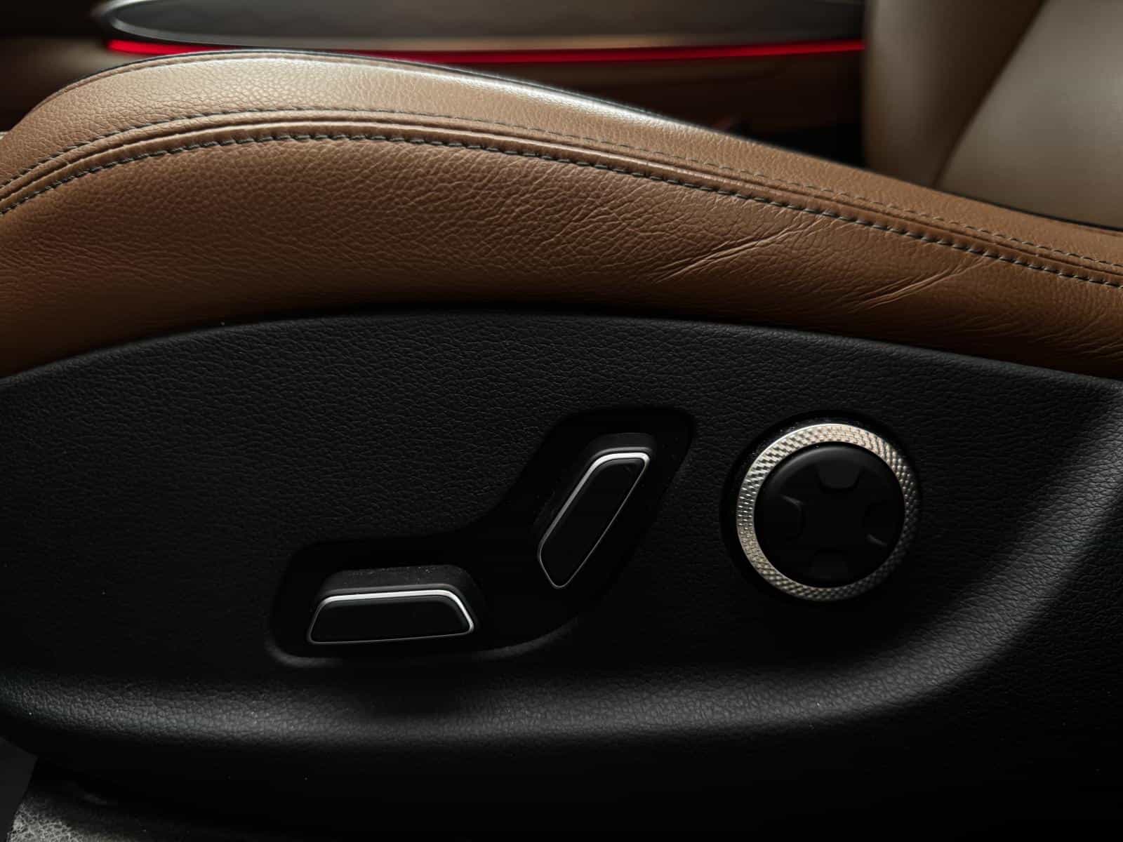 2025 Genesis GV70 Advanced Plus 2.5T - Image 14