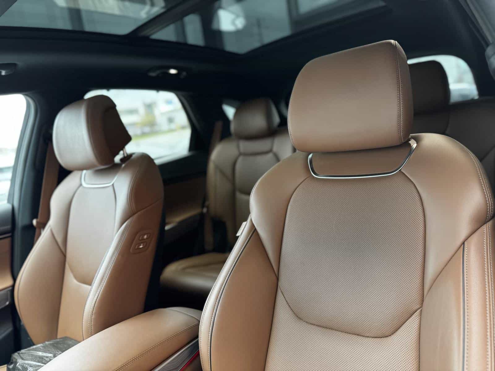 2025 Genesis GV70 Advanced Plus 2.5T - Image 16