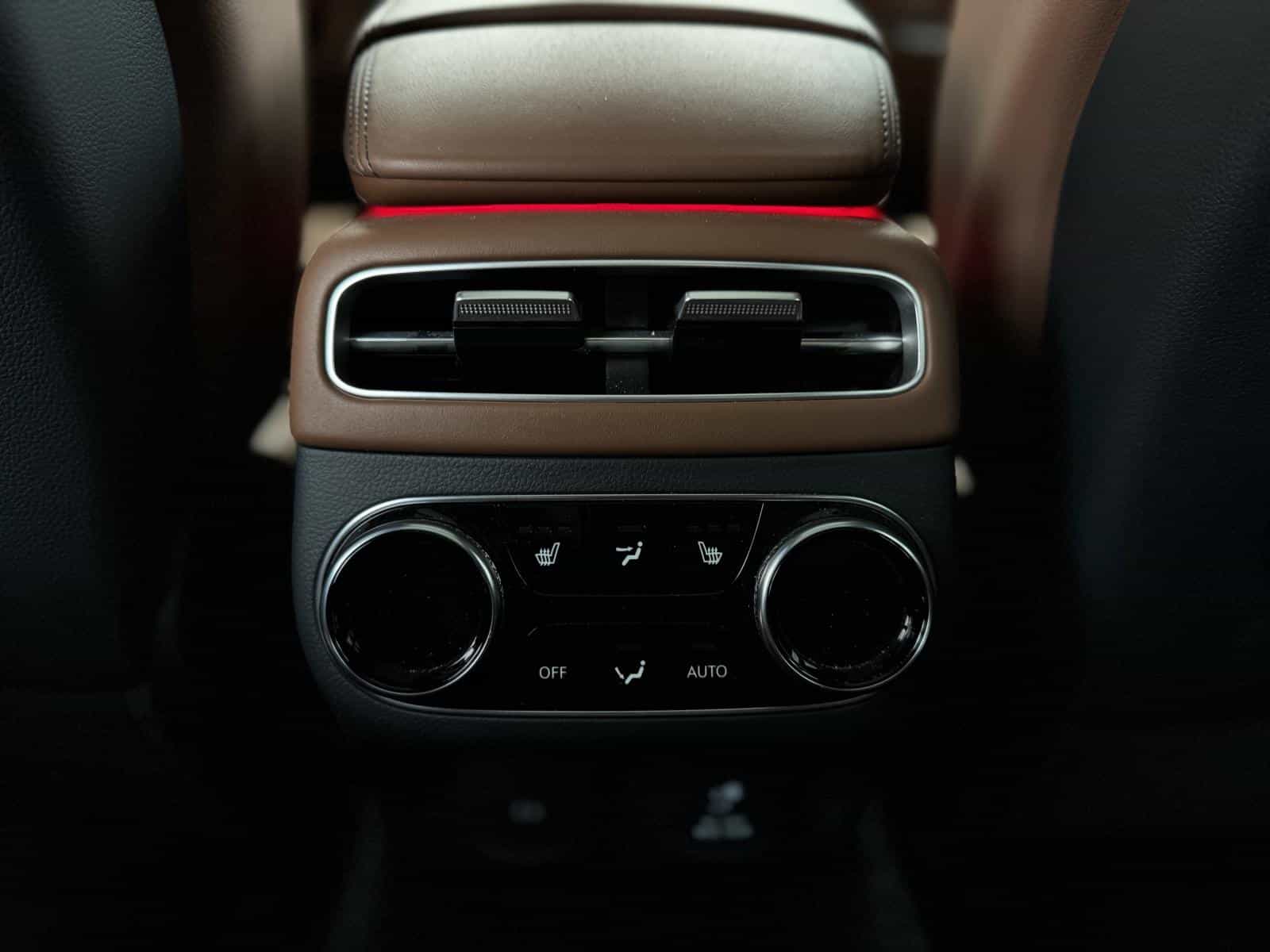 2025 Genesis GV70 Advanced 2.5T - Image 12