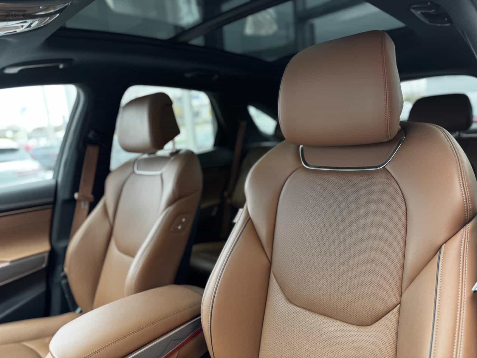 2025 Genesis GV70 Advanced 2.5T - Image 15