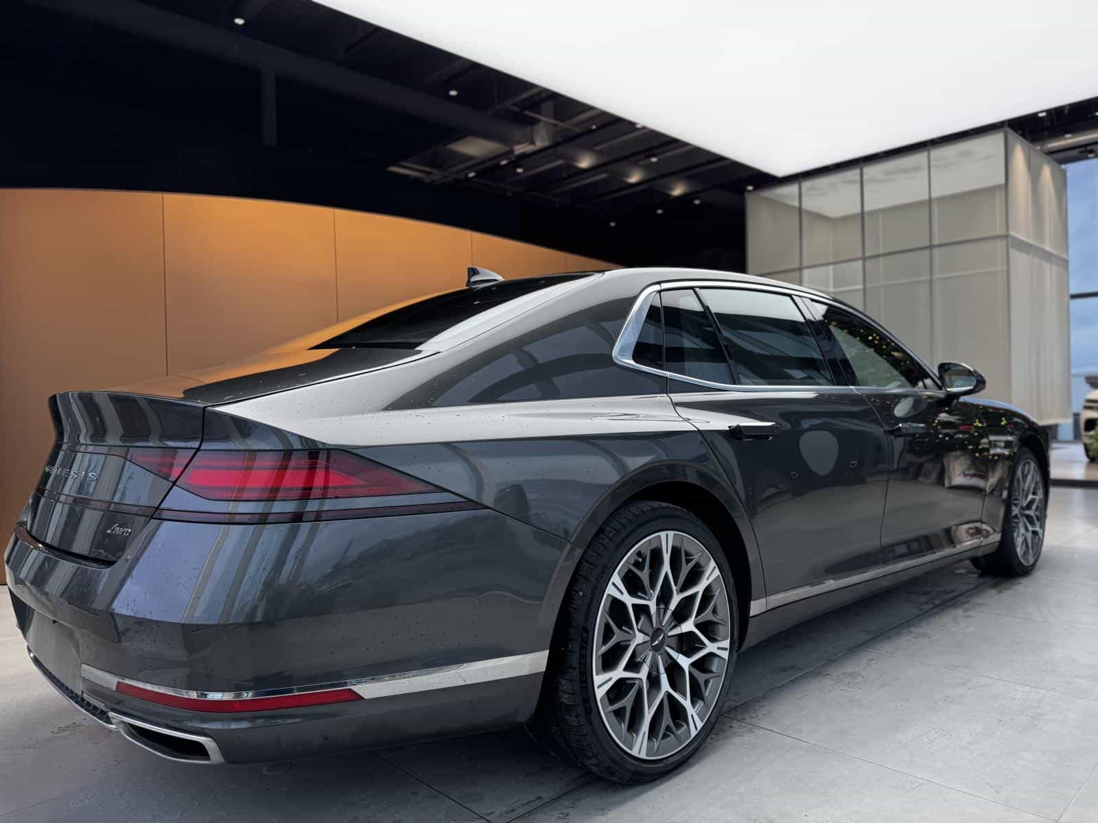 2023 Genesis G90 3.5T e-SC - Image 8