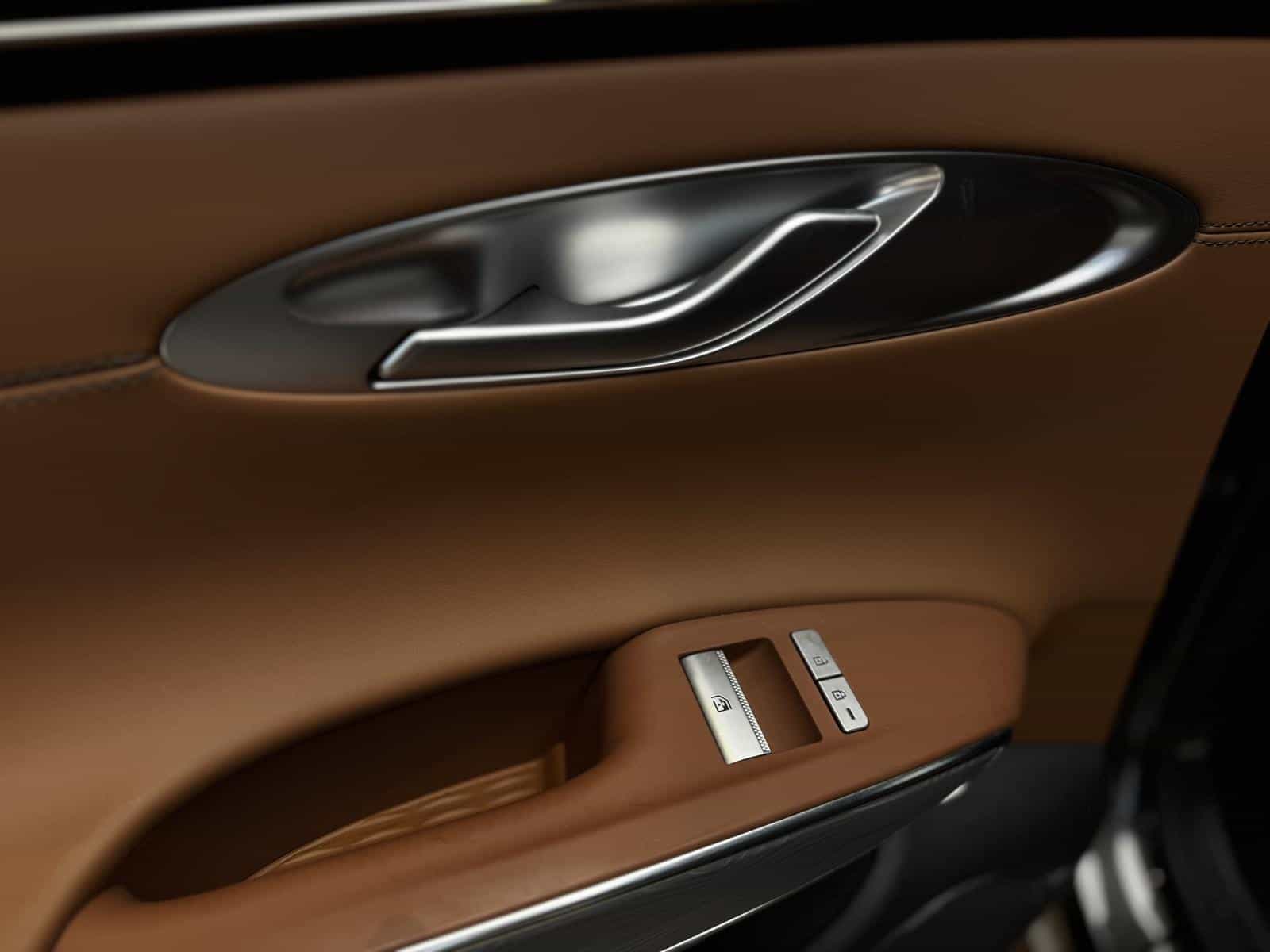 2025 Genesis GV70 Advanced 2.5T - Image 10