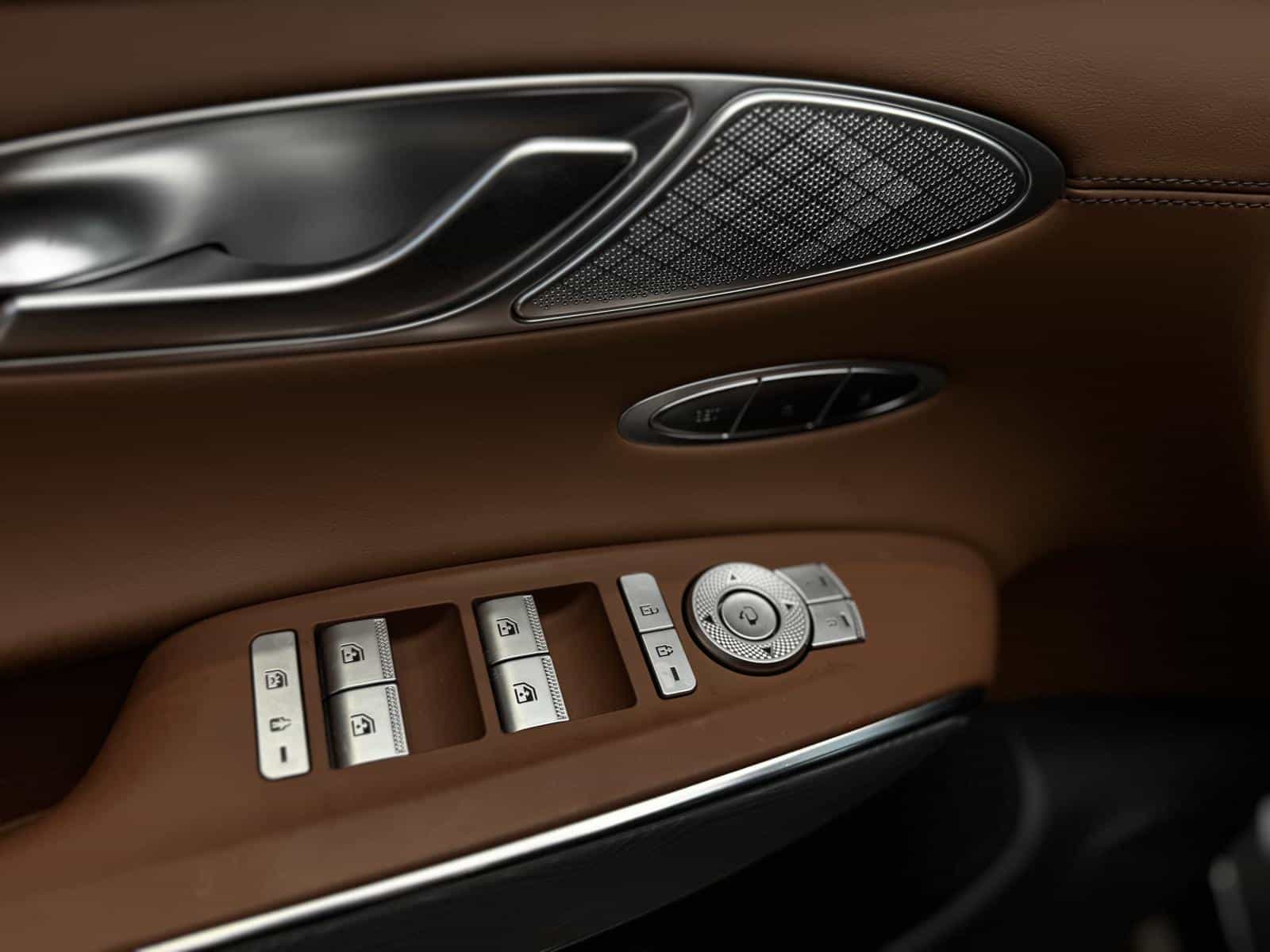 2025 Genesis GV70 Advanced 2.5T - Image 13