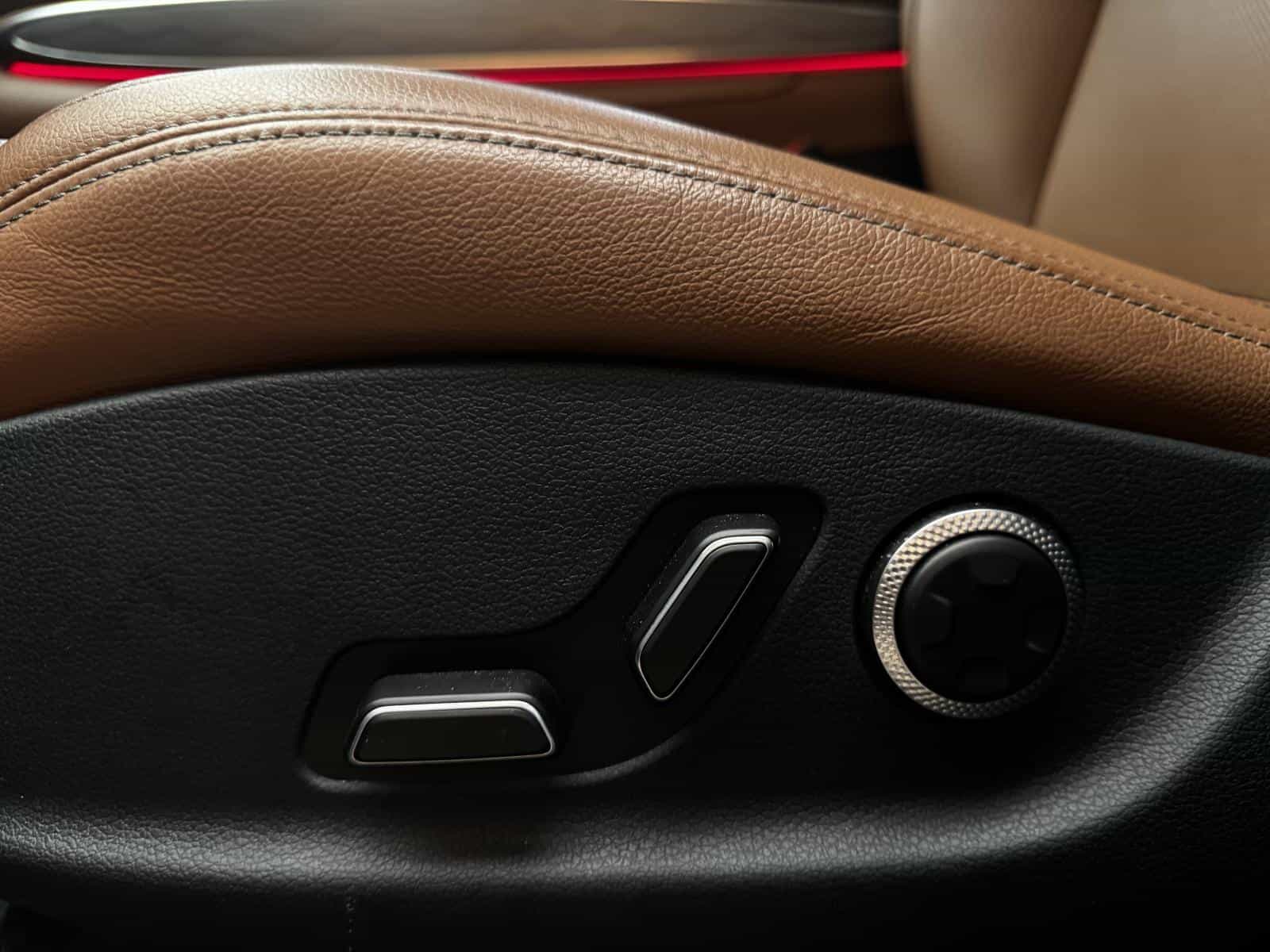 2025 Genesis GV70 Advanced 2.5T - Image 14