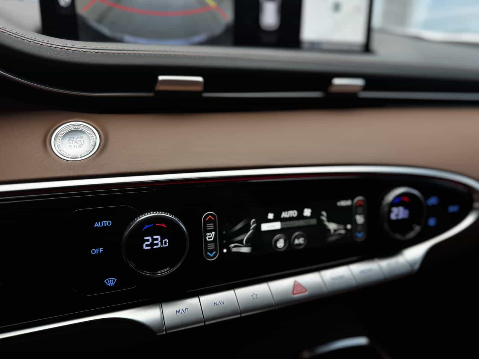 2025 Genesis GV70 Advanced 2.5T - Image 22