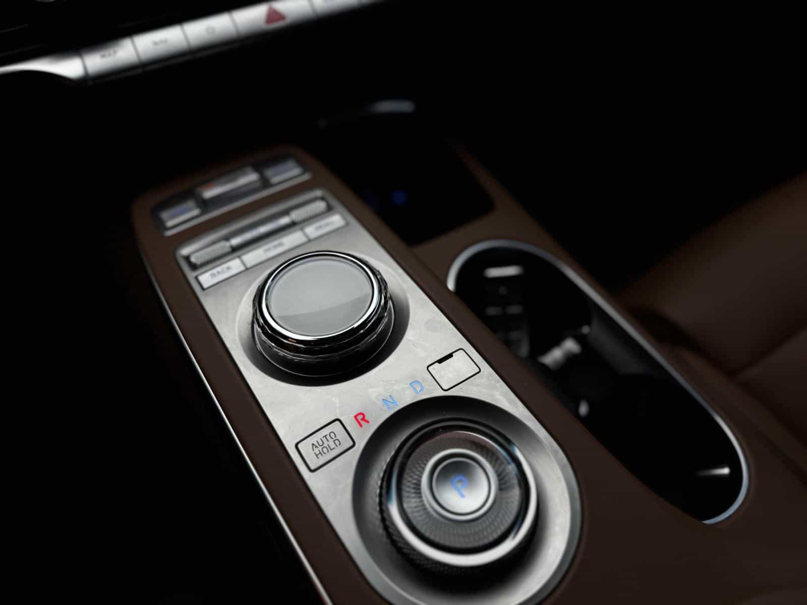 2025 Genesis GV70 Advanced 2.5T - Image 23