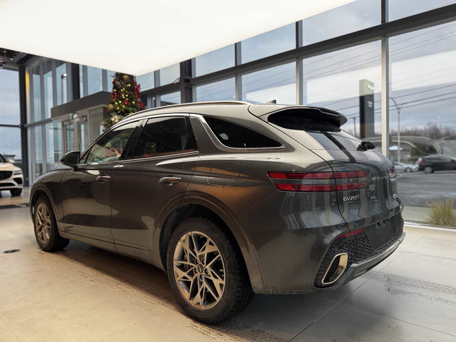 2025 Genesis GV70 Advanced 2.5T - Image 6