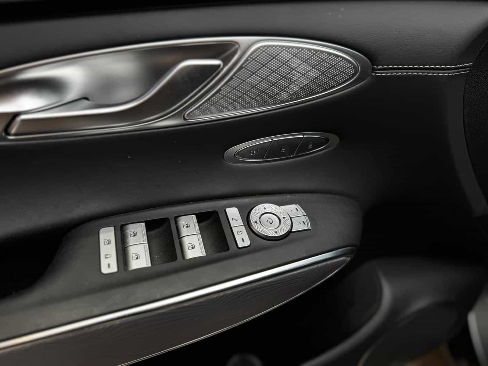 2025 Genesis GV70 Advanced 2.5T - Image 13