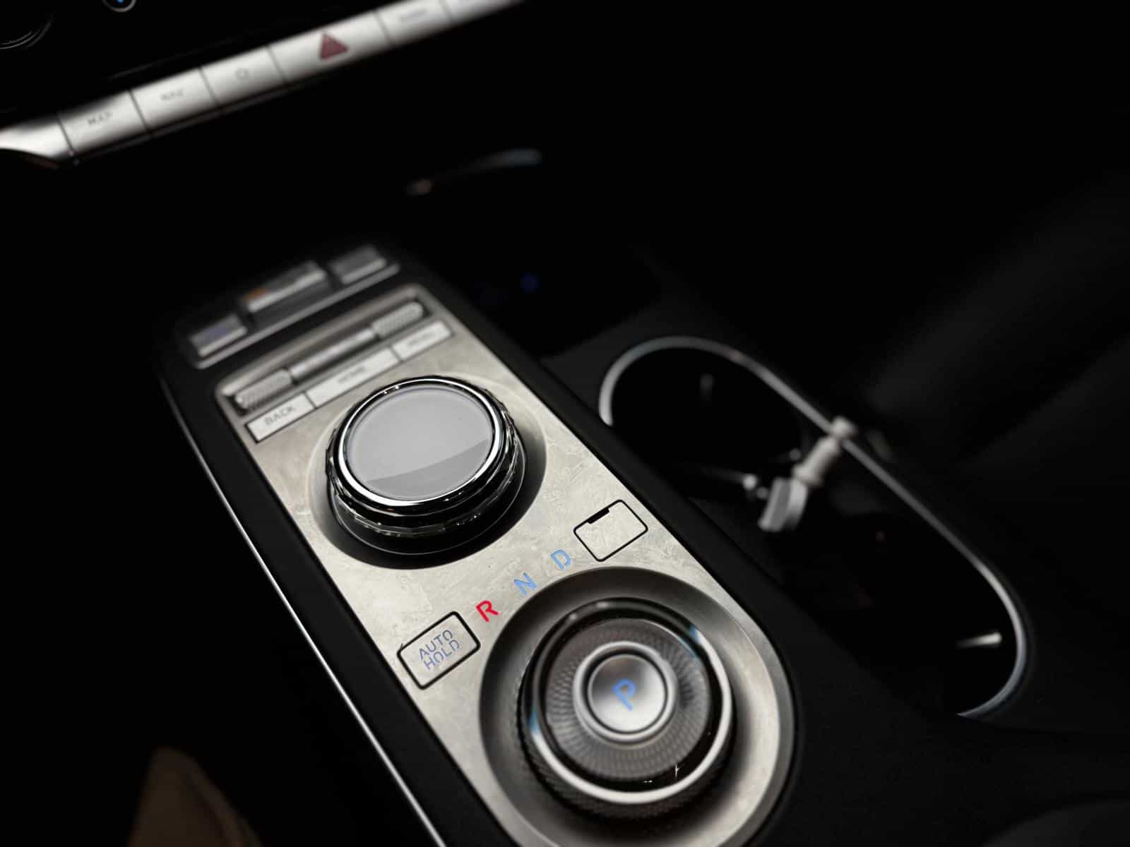 2025 Genesis GV70 Advanced 2.5T - Image 23