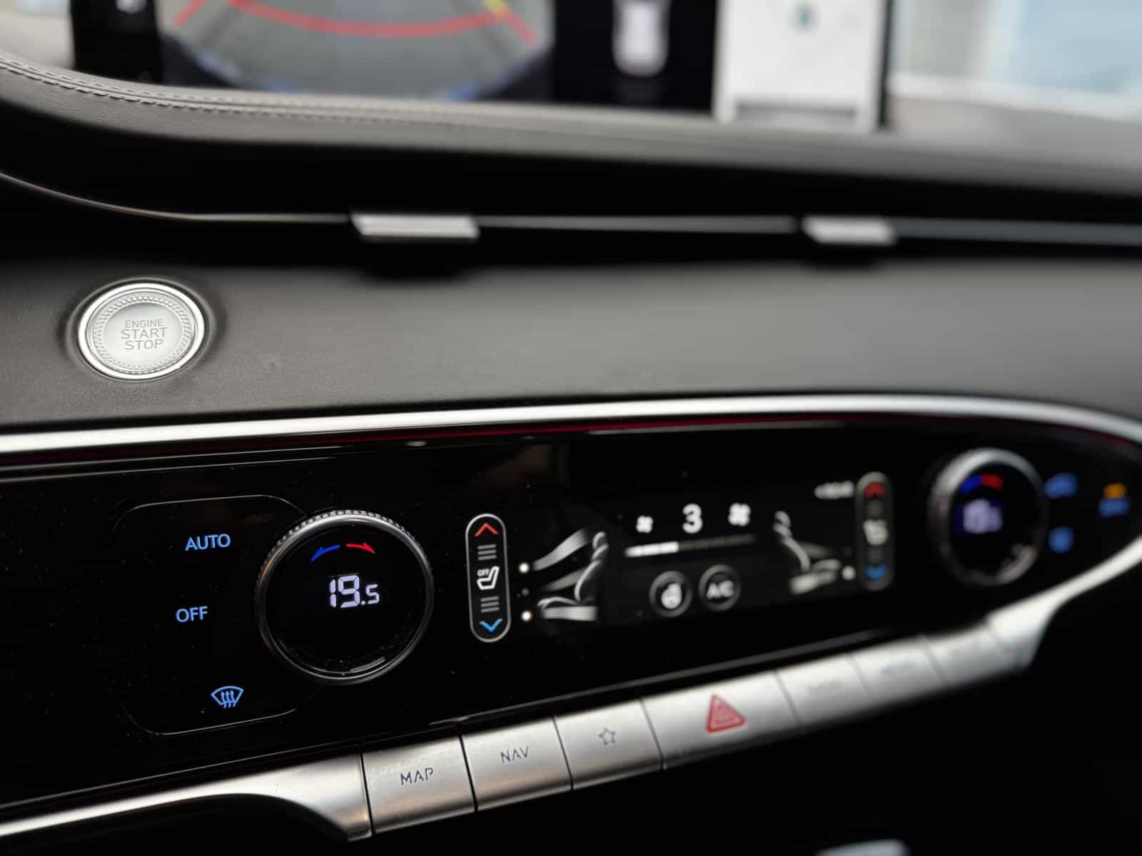 2025 Genesis GV70 Advanced 2.5T - Image 22