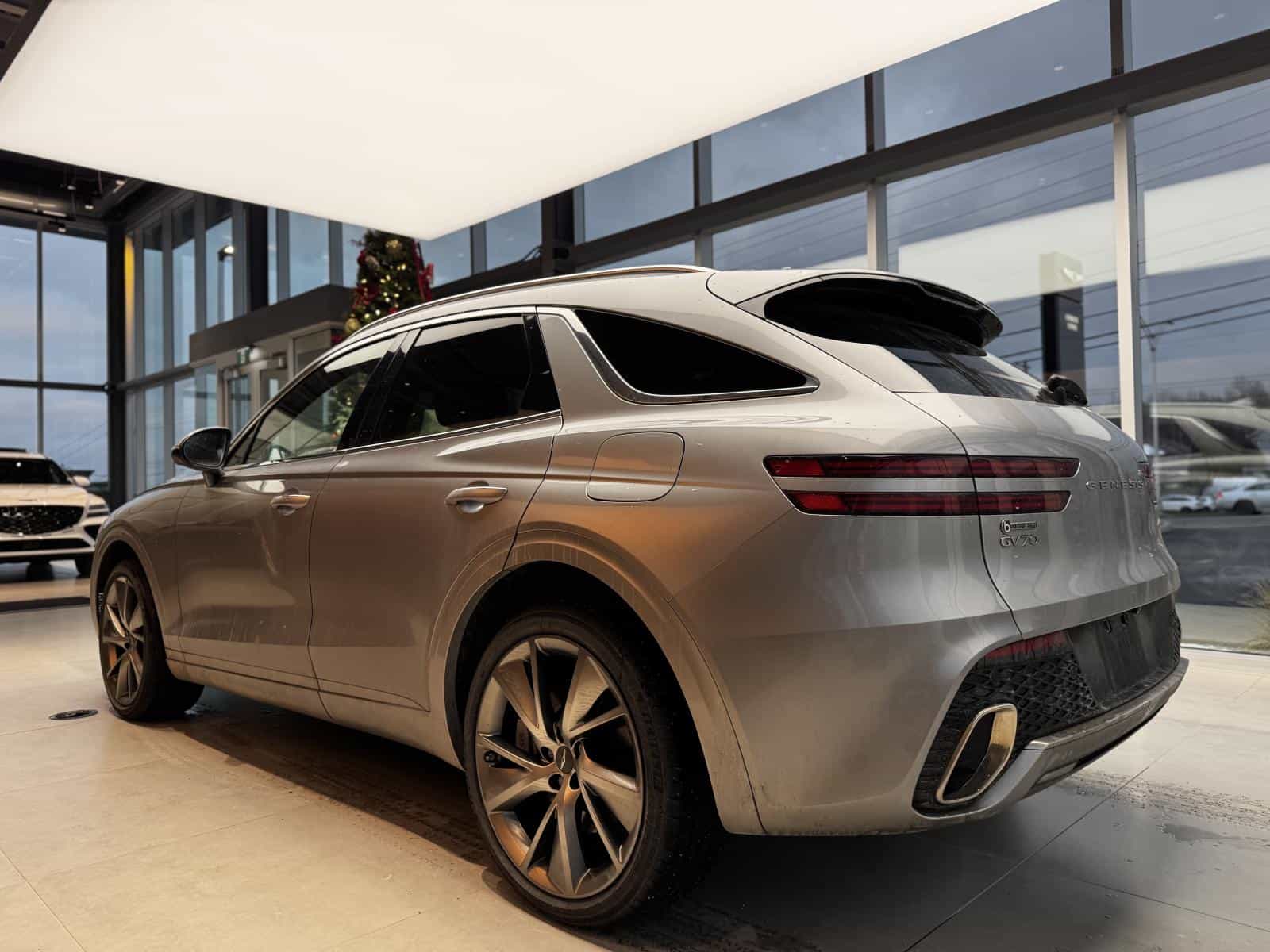 2024 Genesis GV70 Advanced Plus 2.5T - Image 6