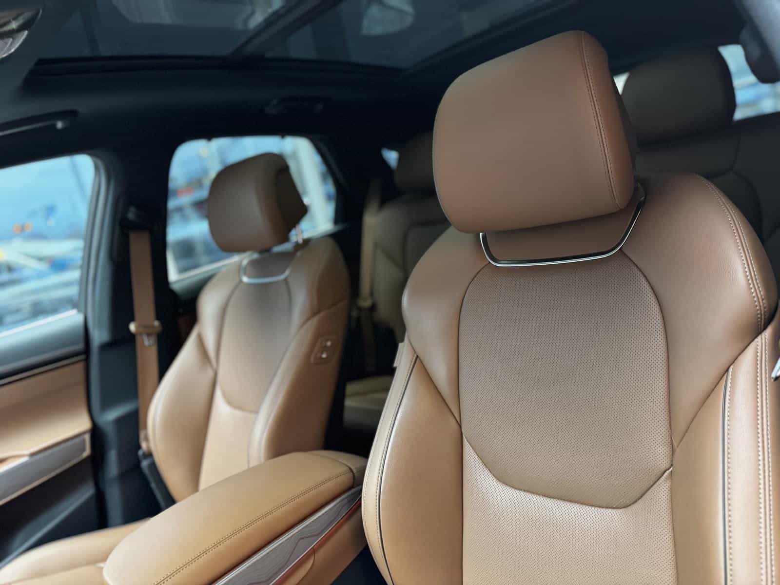 2024 Genesis GV70 Advanced Plus 2.5T - Image 16