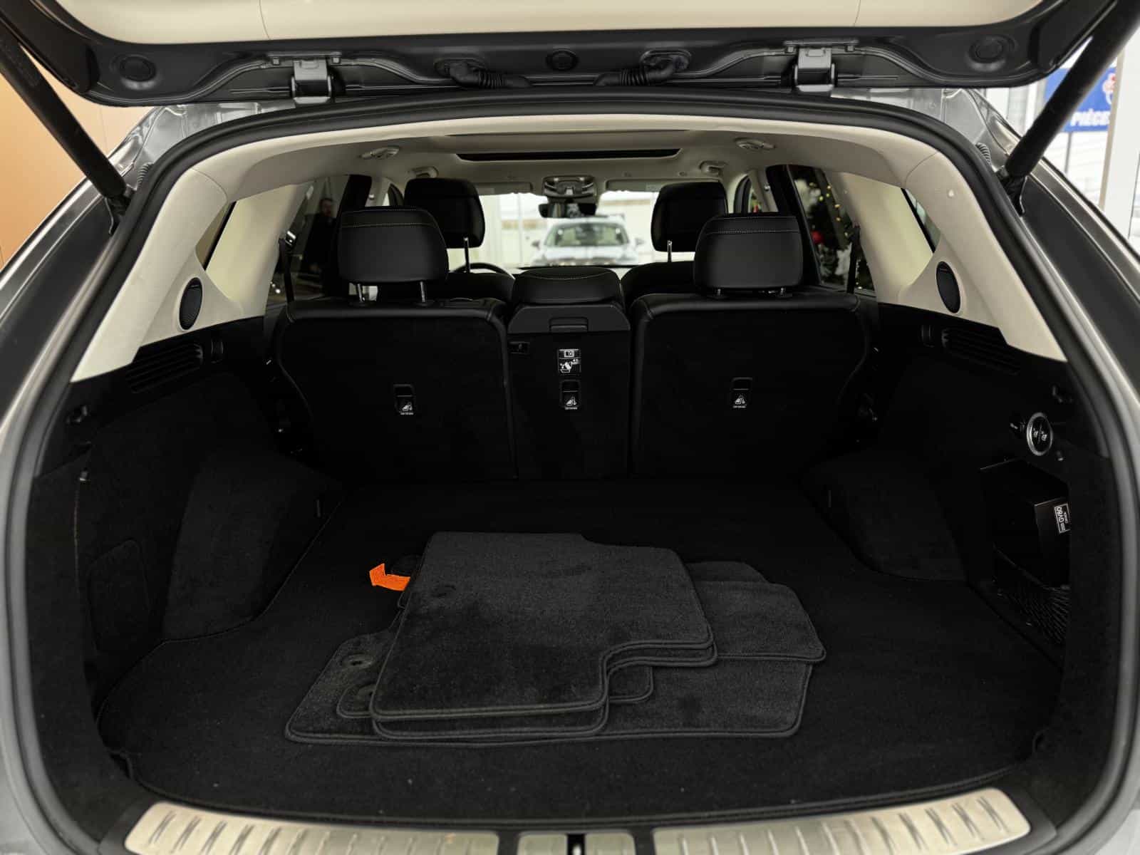 2025 Genesis GV80 2.5T ADVANCED TECHNOLOGY PACKAGE AWD - Image 9