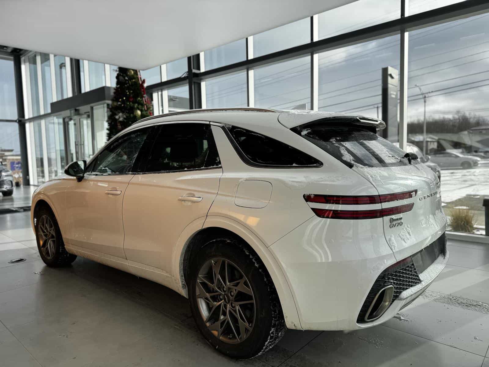 2024 Genesis GV70 Advanced 2.5T - Image 6