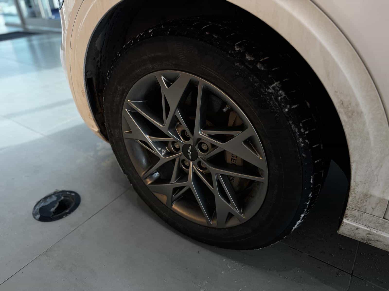 2024 Genesis GV70 Advanced 2.5T - Image 5