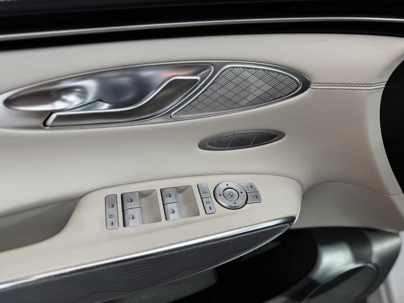 2024 Genesis GV70 Advanced 2.5T - Image 12