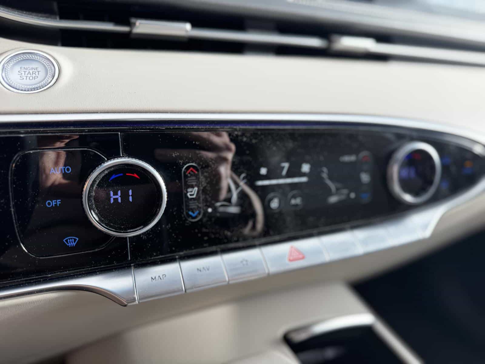 2024 Genesis GV70 Advanced 2.5T - Image 21