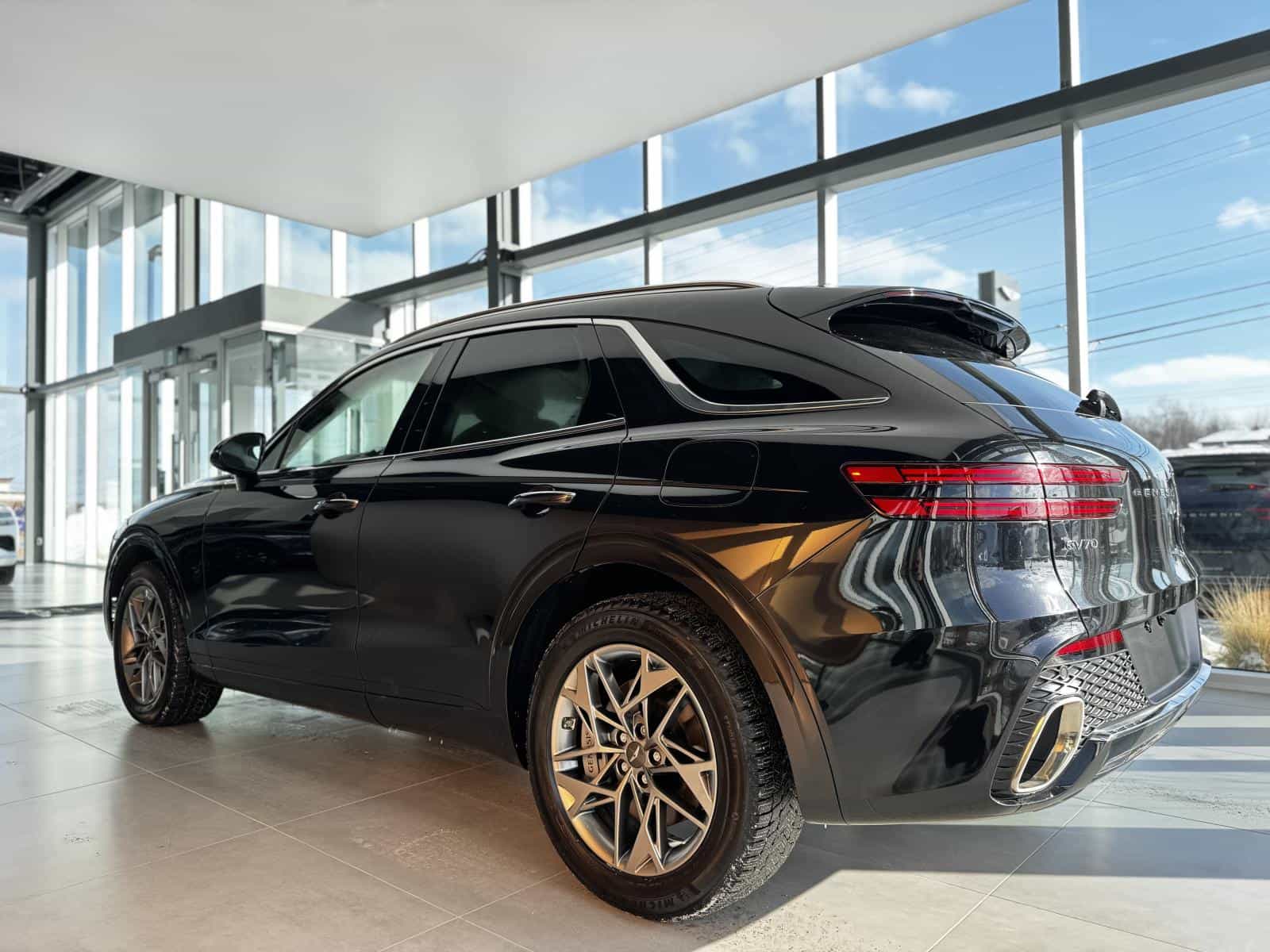 2024 Genesis GV70 Advanced 2.5T - Image 7