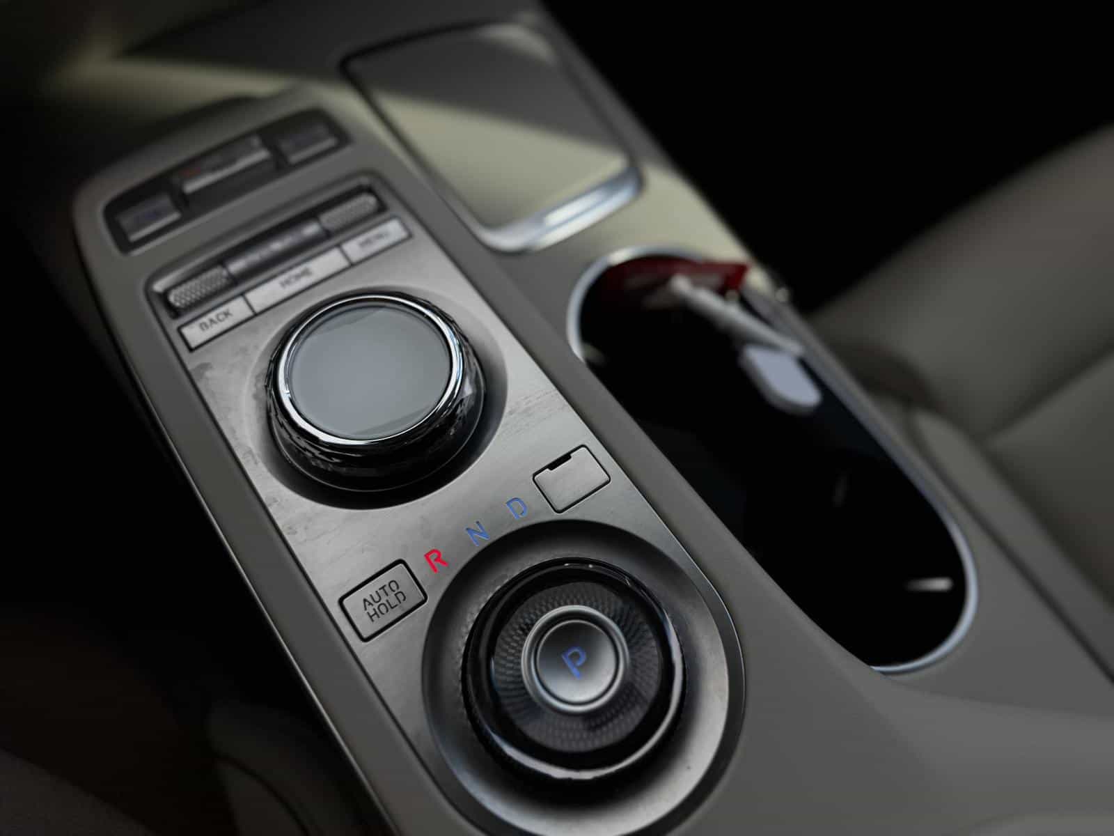 2024 Genesis GV70 Advanced 2.5T - Image 23