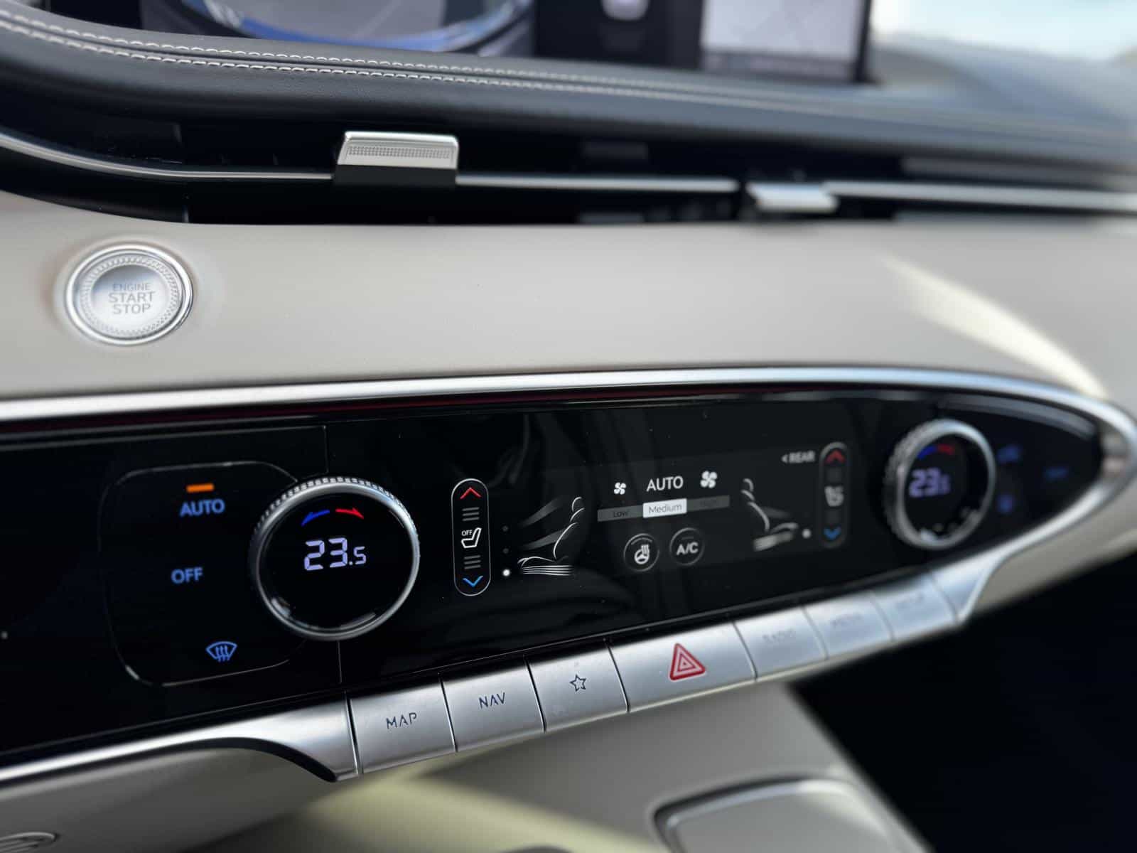 2024 Genesis GV70 Advanced 2.5T - Image 22