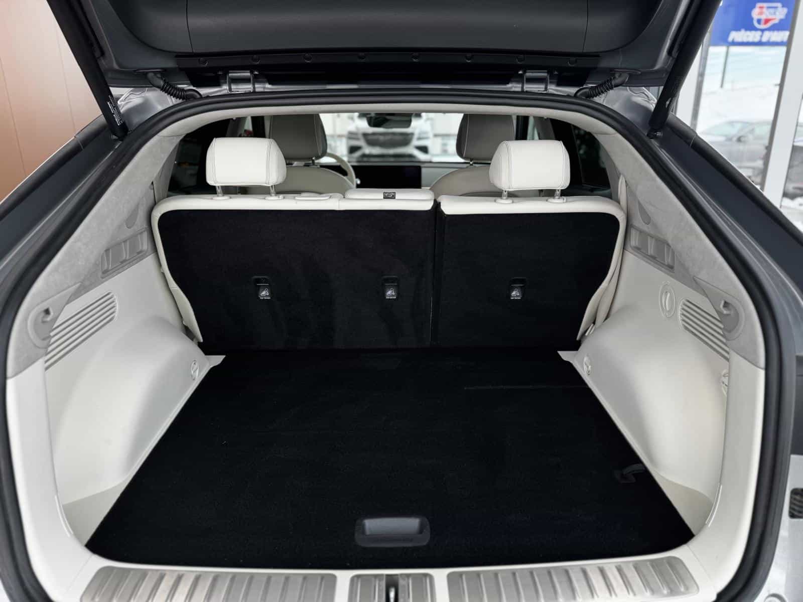 2023 Genesis GV60 Performance - Image 9