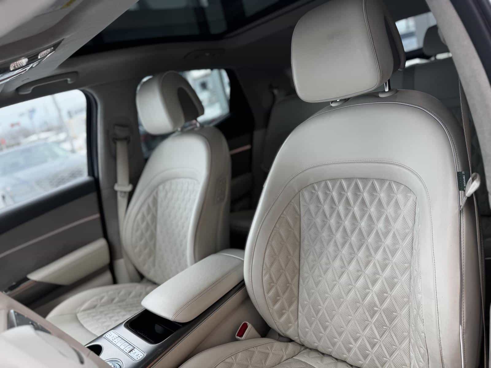 2023 Genesis GV60 Performance - Image 15