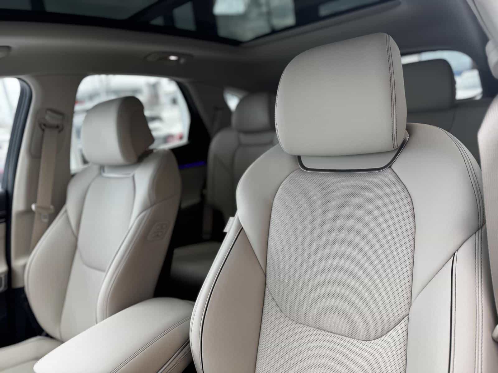 2026 Genesis GV70 Advanced Tech 2.5T - Image 15