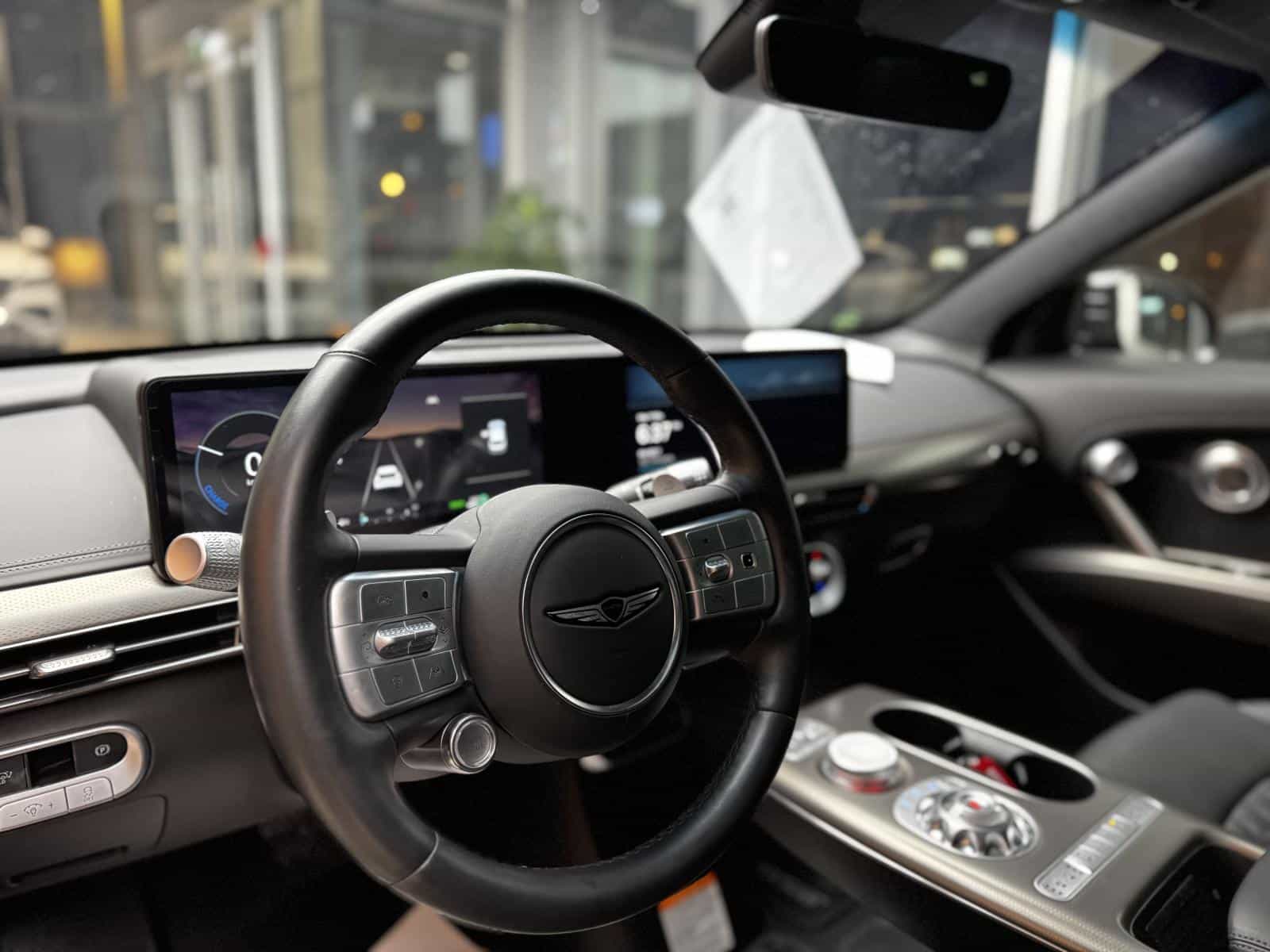 2023 Genesis GV60 Advanced - Image 15