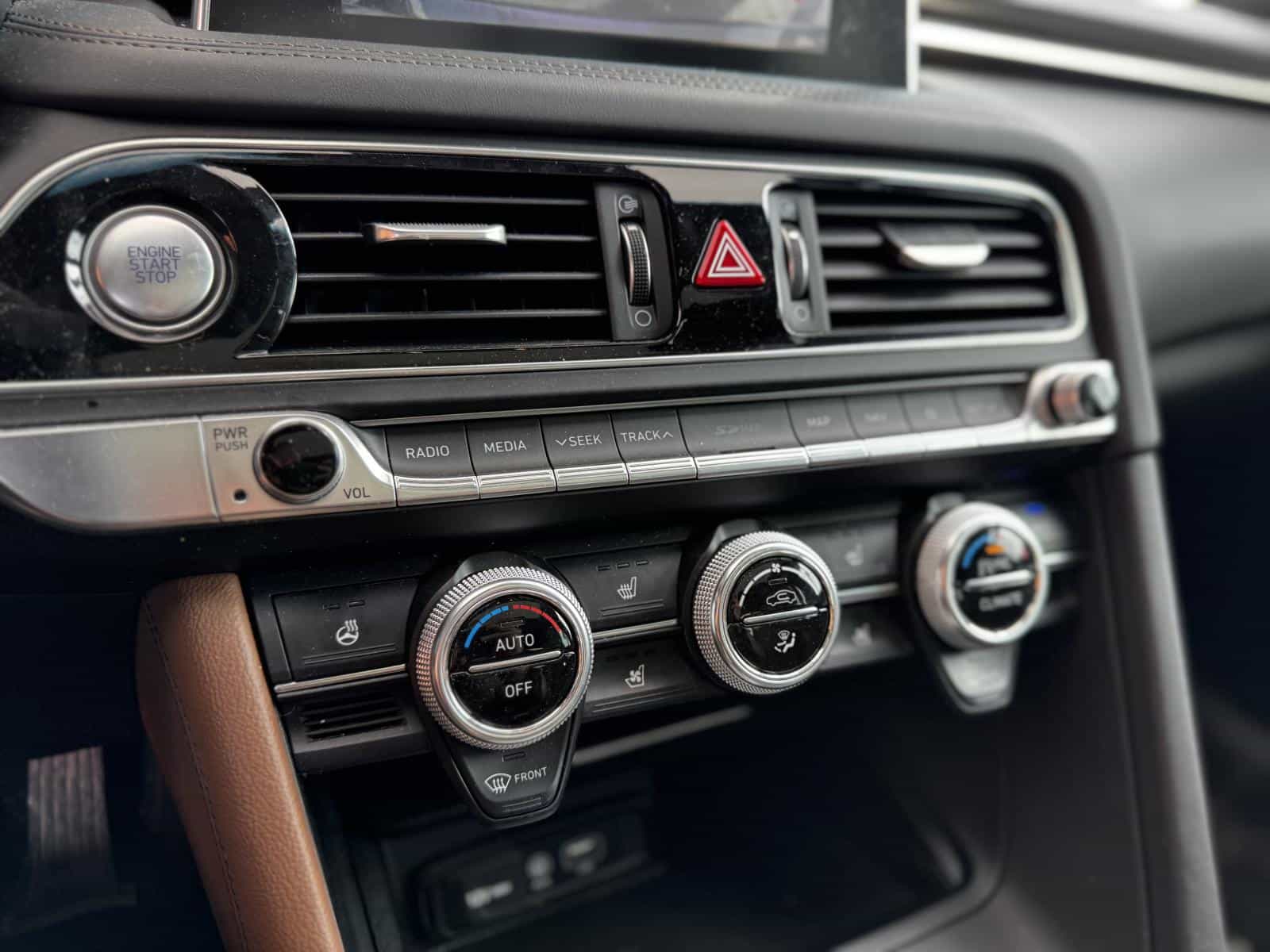 2021 Genesis G70 Elite 2.0T - Image 20