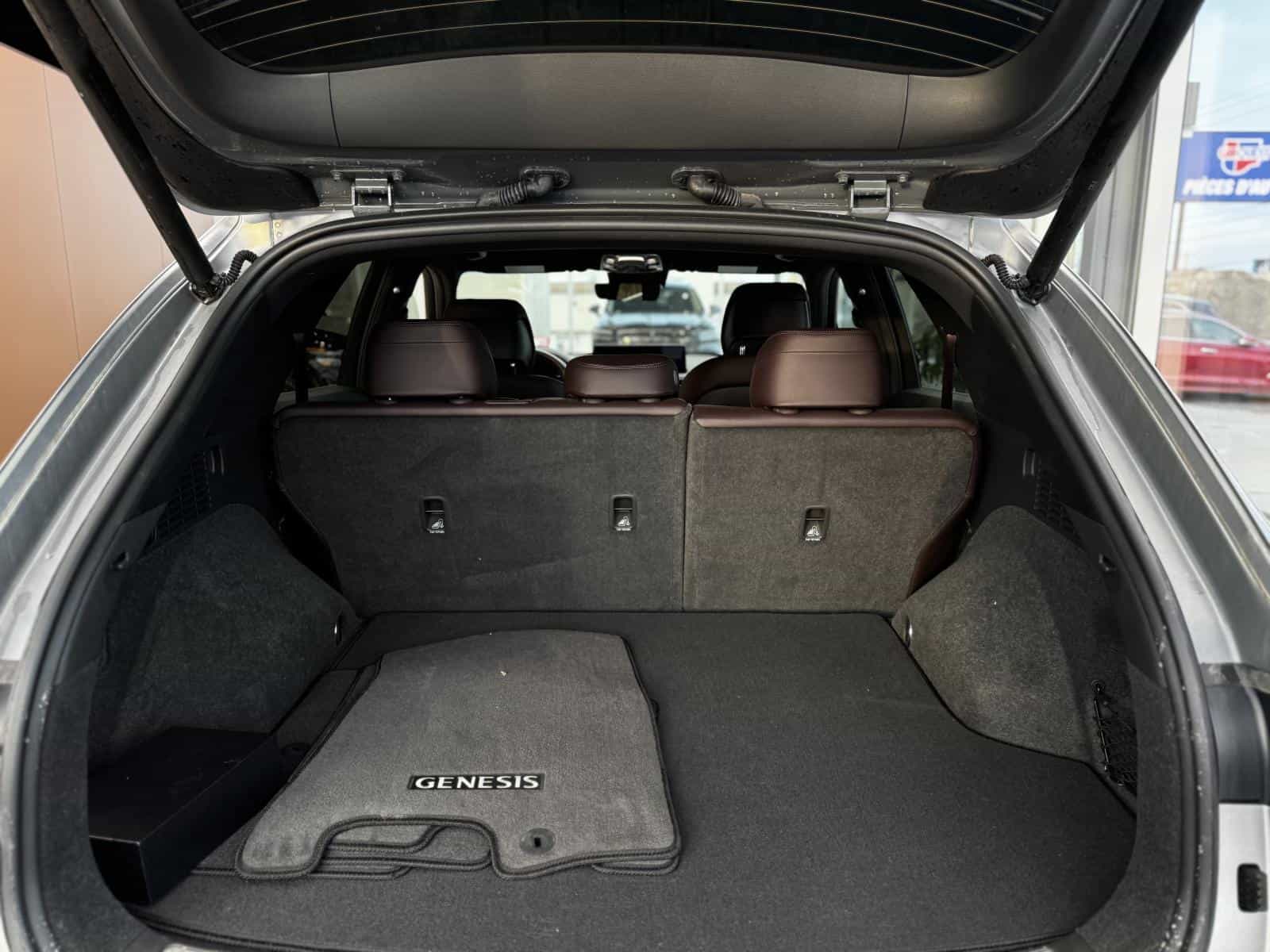 2025 Genesis GV70 Advanced 2.5T - Image 9