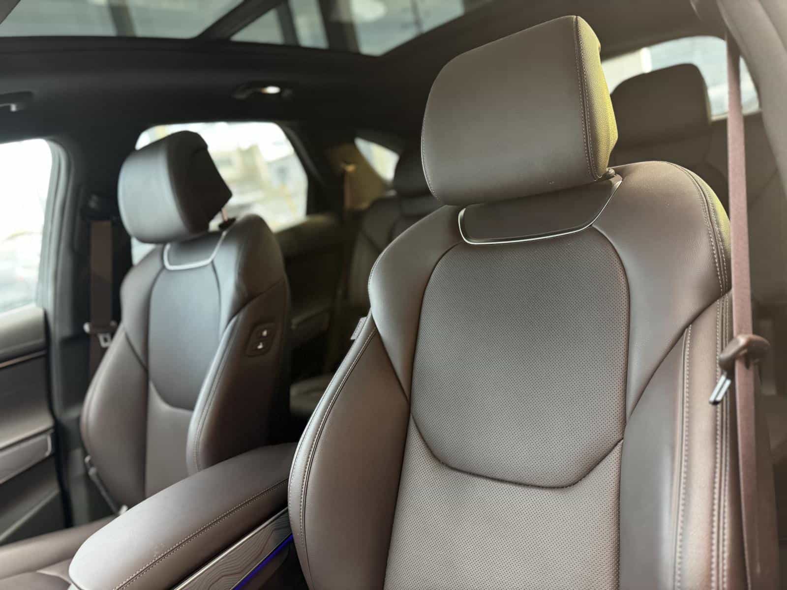 2025 Genesis GV70 Advanced 2.5T - Image 17