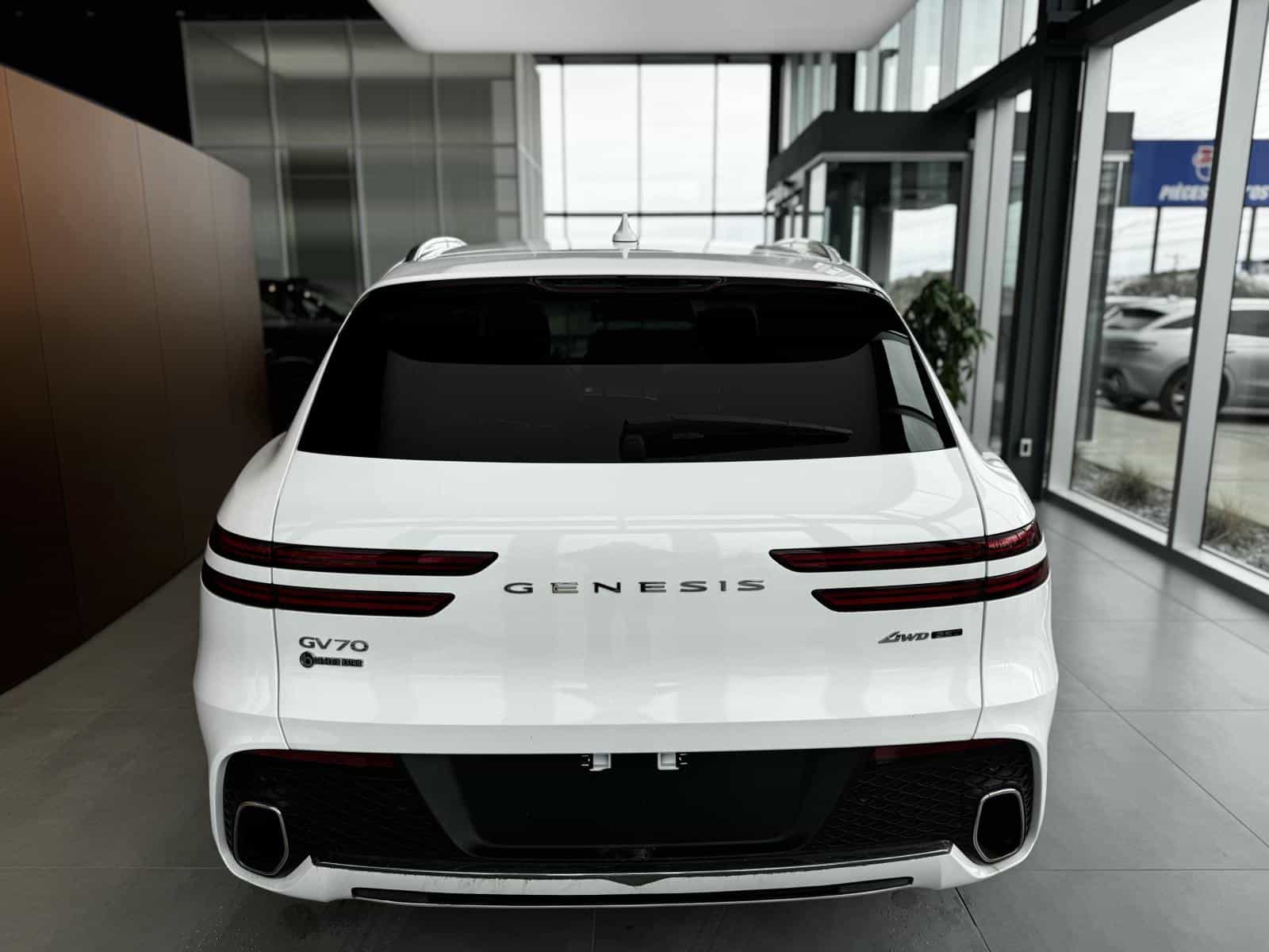 2025 Genesis GV70 Advanced Plus 2.5T - Image 7