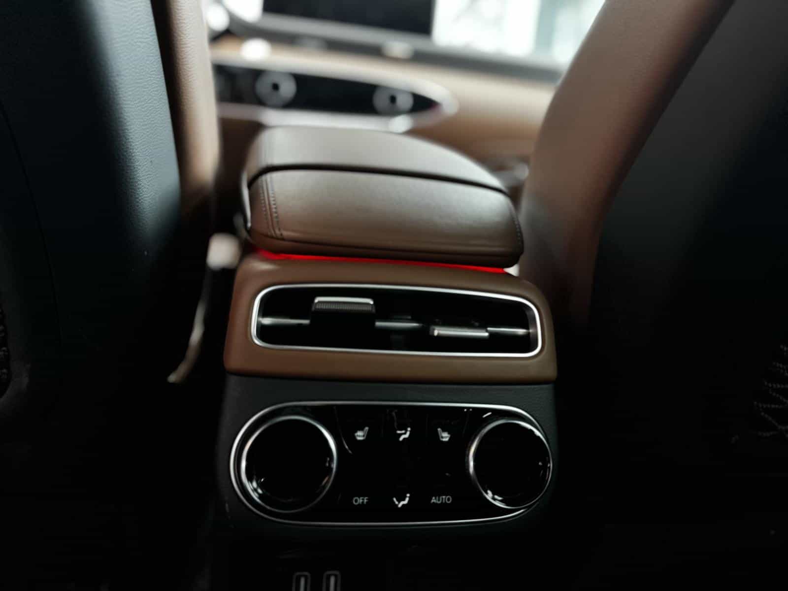 2025 Genesis GV70 Advanced Plus 2.5T - Image 12