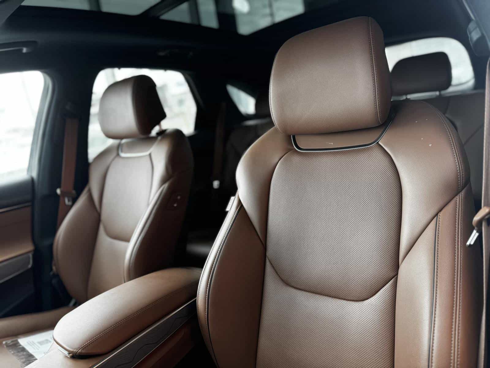 2025 Genesis GV70 Advanced Plus 2.5T - Image 16