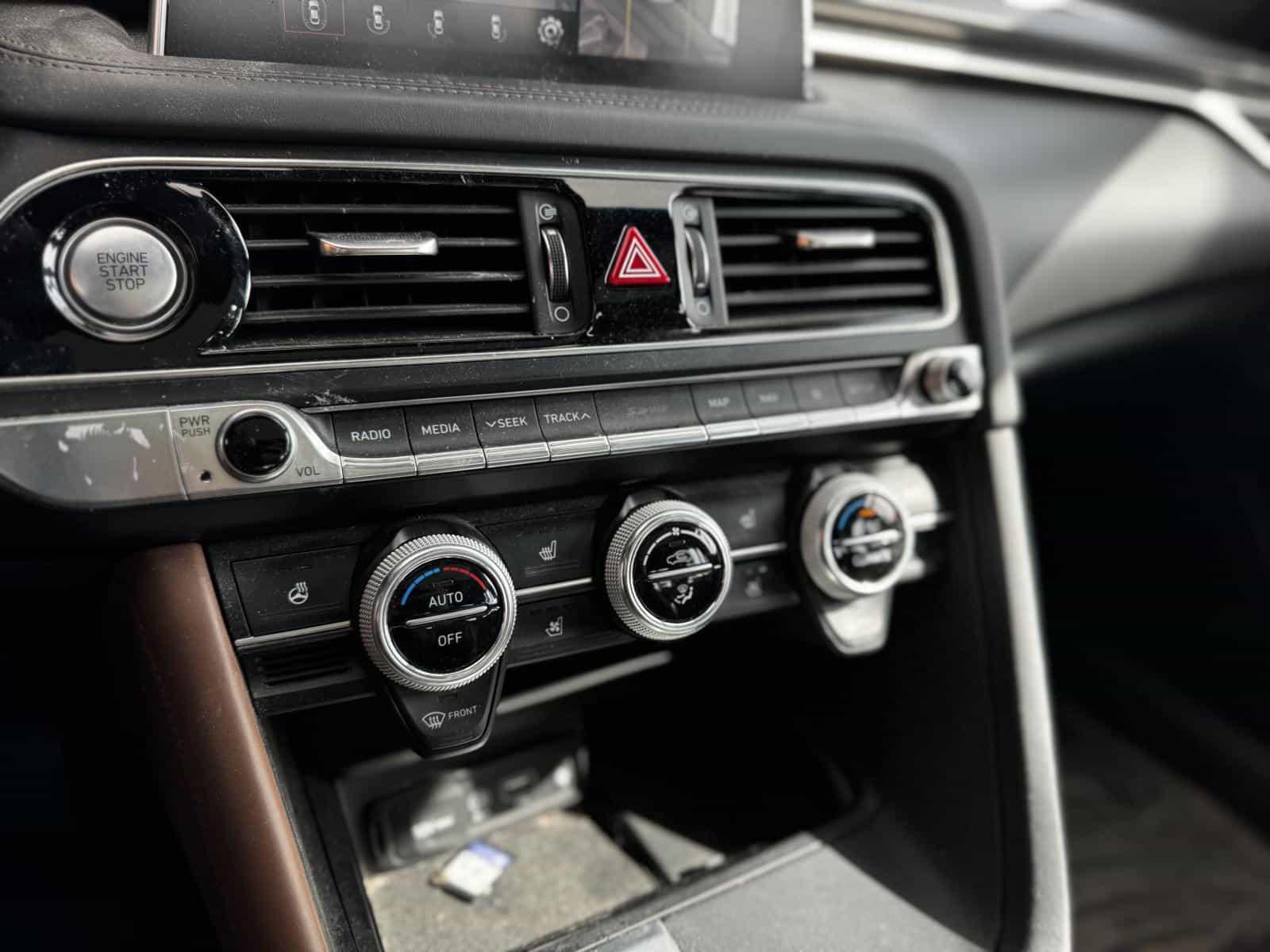 2019 Genesis G70 Prestige 2.0T - Image 22