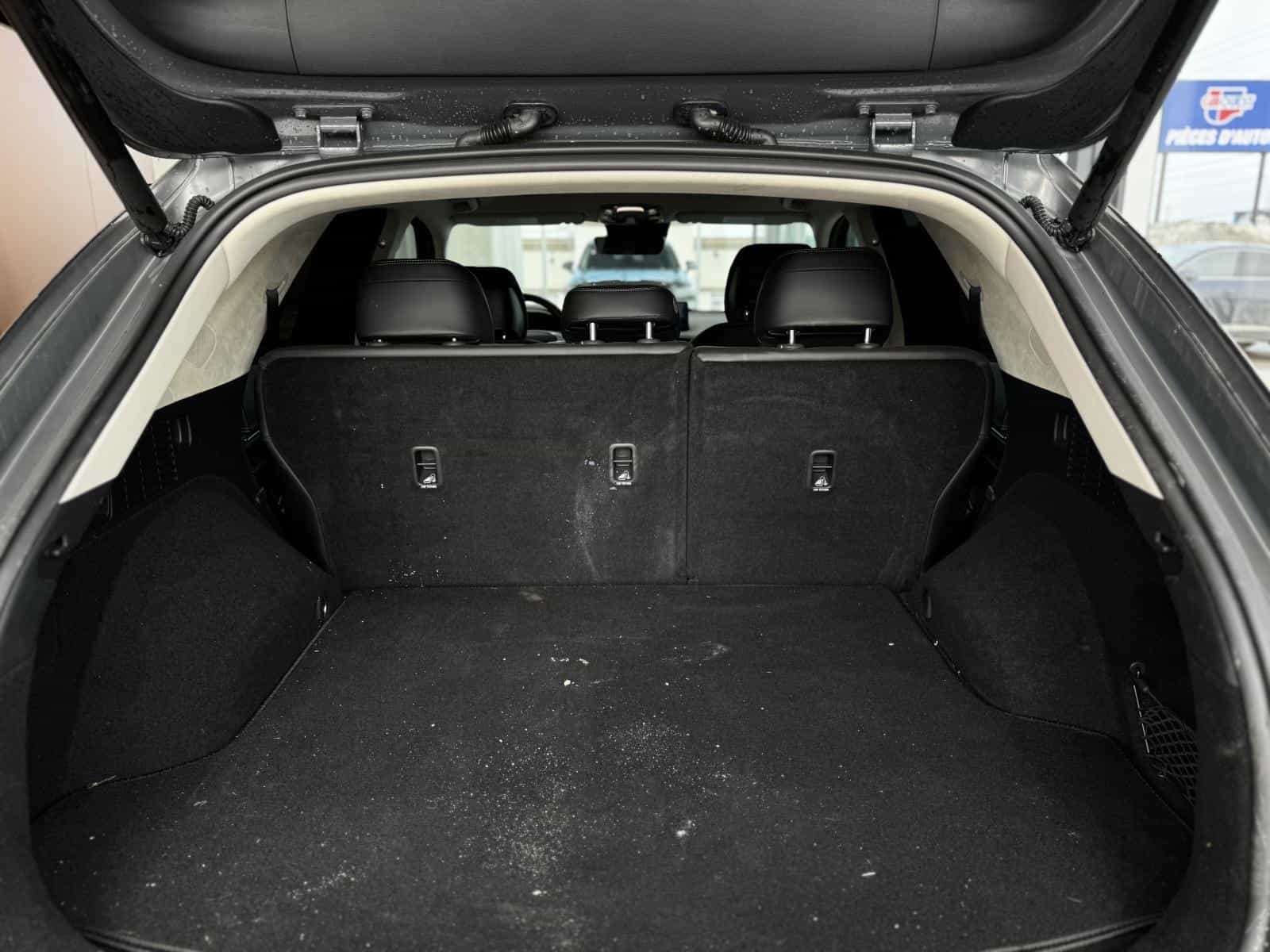 2025 Genesis GV70 Prestige 2.5T - Image 9