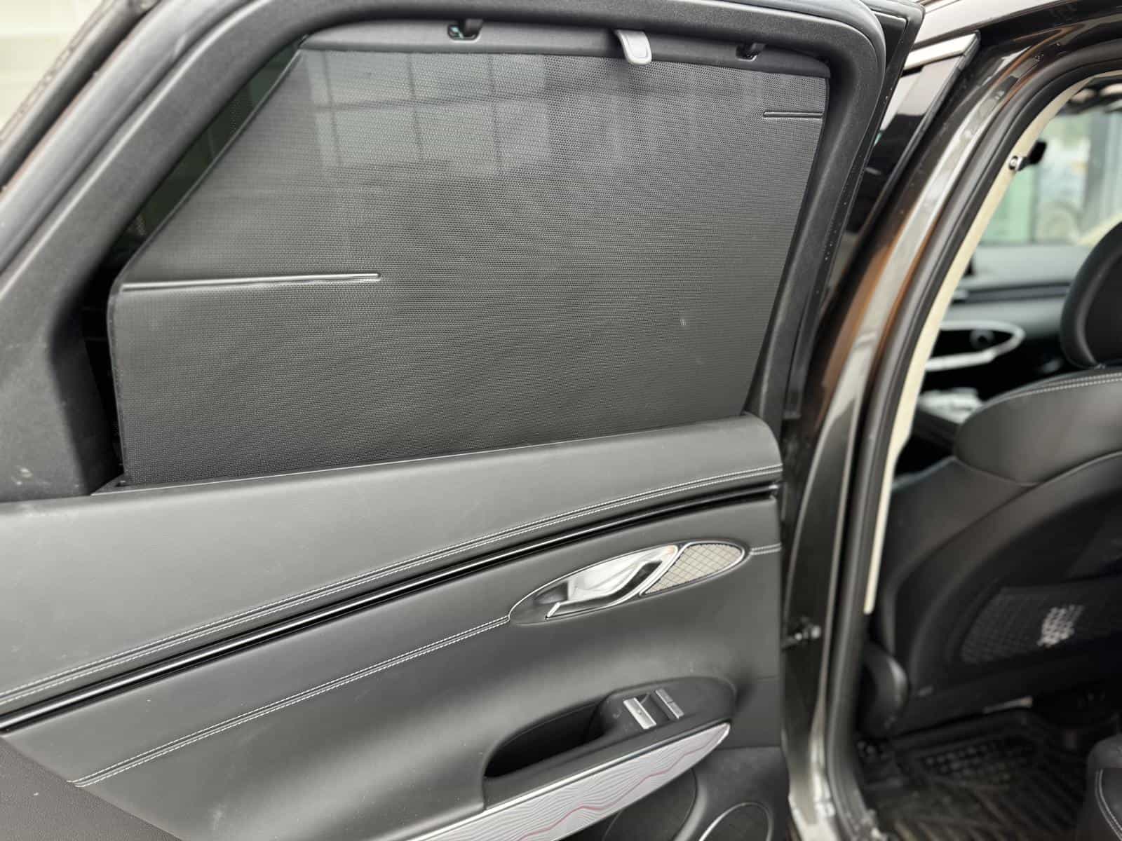 2025 Genesis GV70 Prestige 2.5T - Image 10