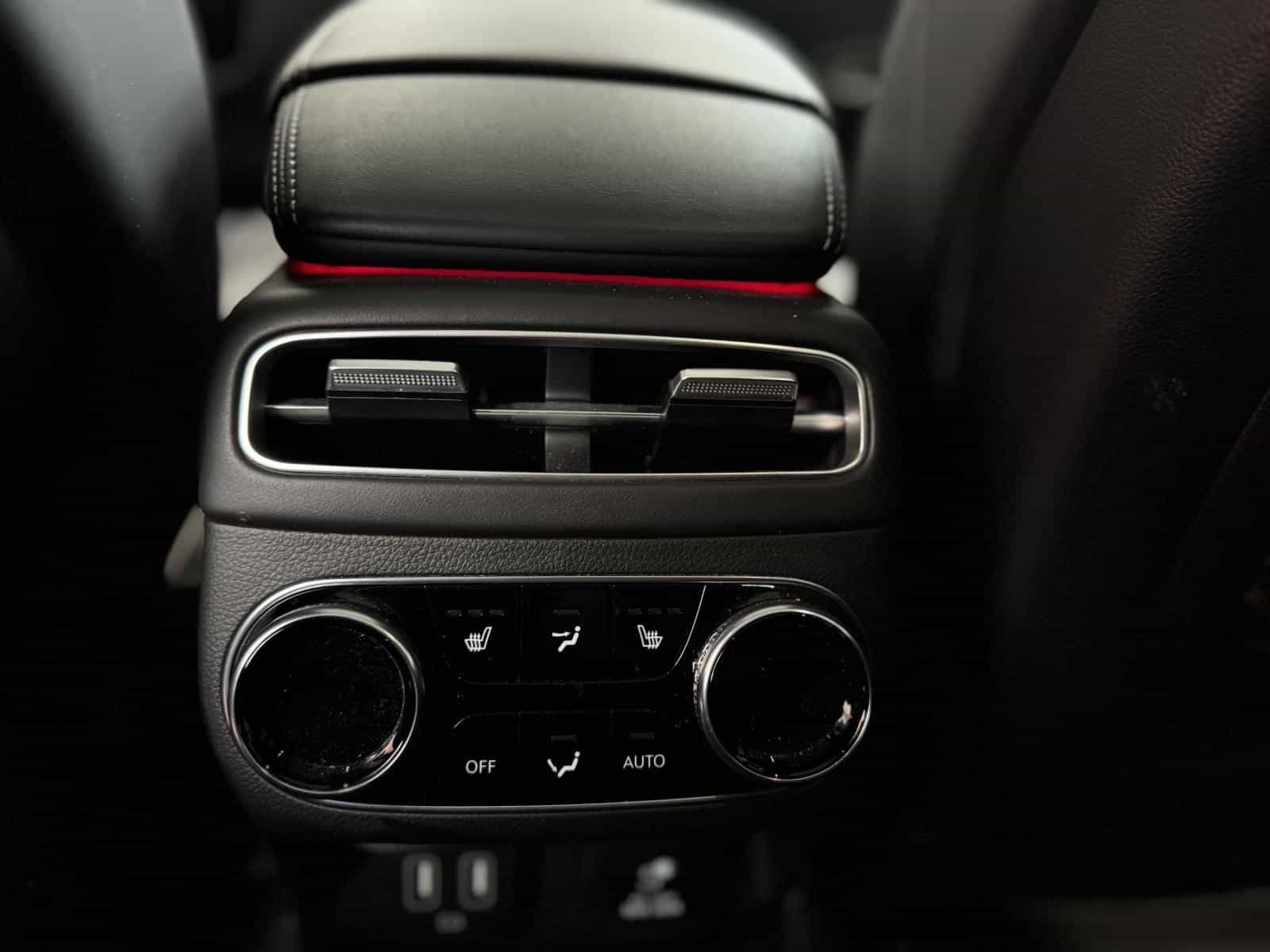 2025 Genesis GV70 Prestige 2.5T - Image 12