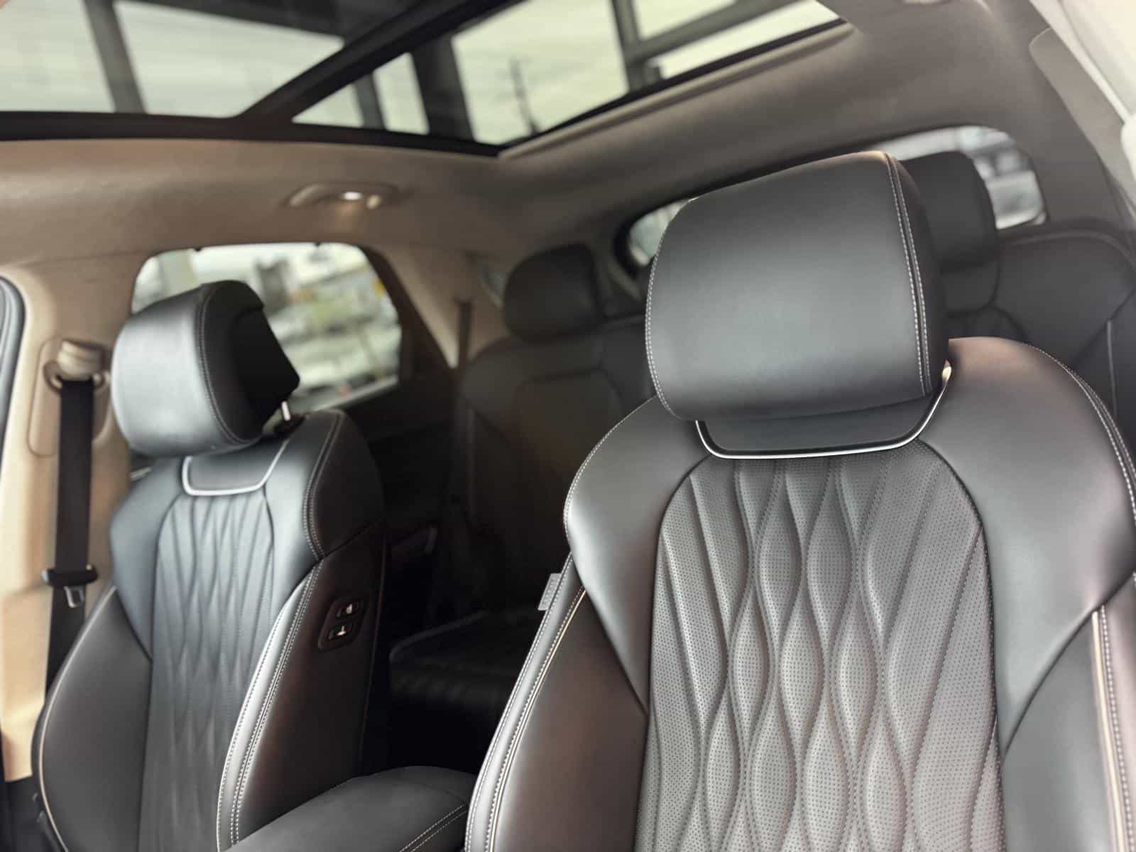 2025 Genesis GV70 Prestige 2.5T - Image 16