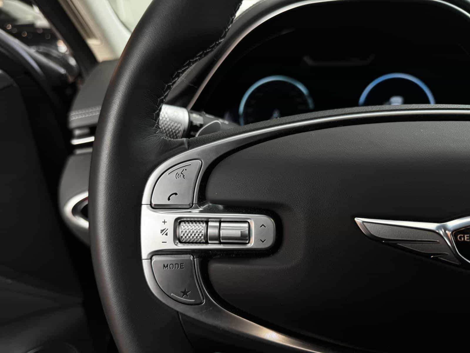 2025 Genesis GV70 Prestige 2.5T - Image 18