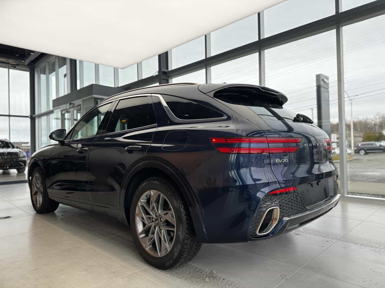 2022 Genesis GV70 Advanced Plus 2.5T - Image 6